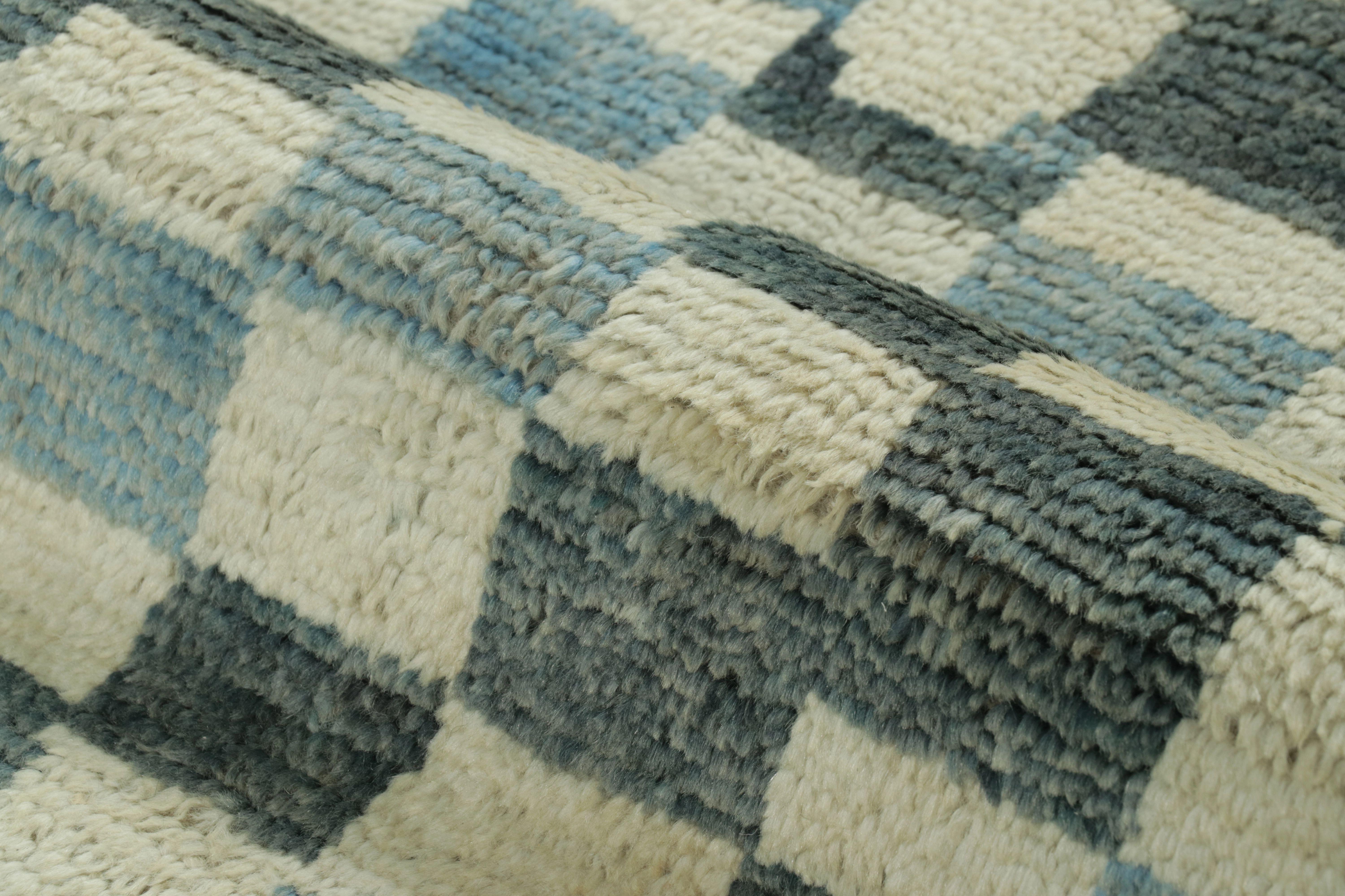 Contemporary Rug & Kilim’s Modern Rug in Cream, Gray and Blue Abstract Pixelated Pattern For Sale