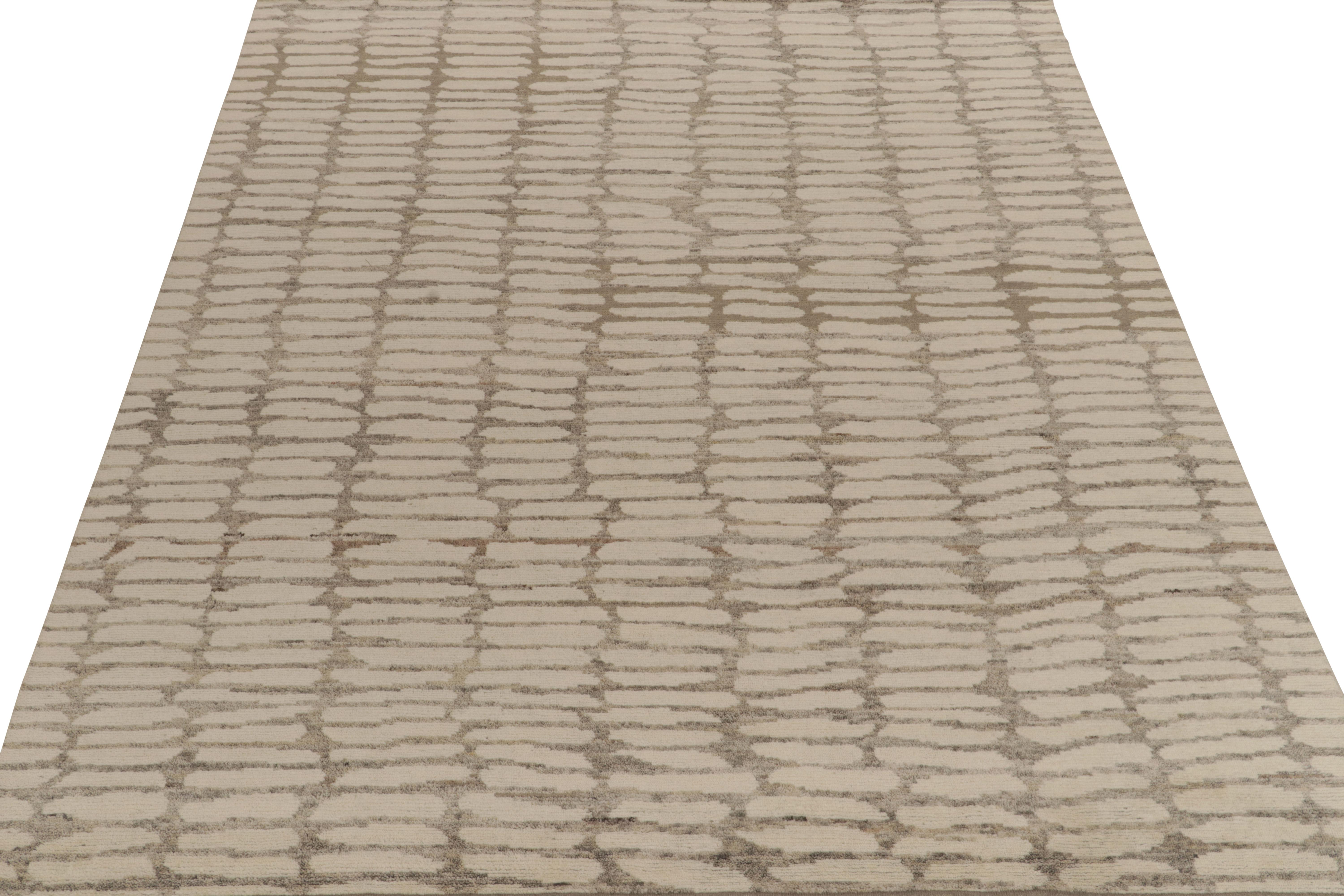 Rug & Kilim's Modern Rug in Grau mit weißen, geometrischen Mustern (Moderne) im Angebot