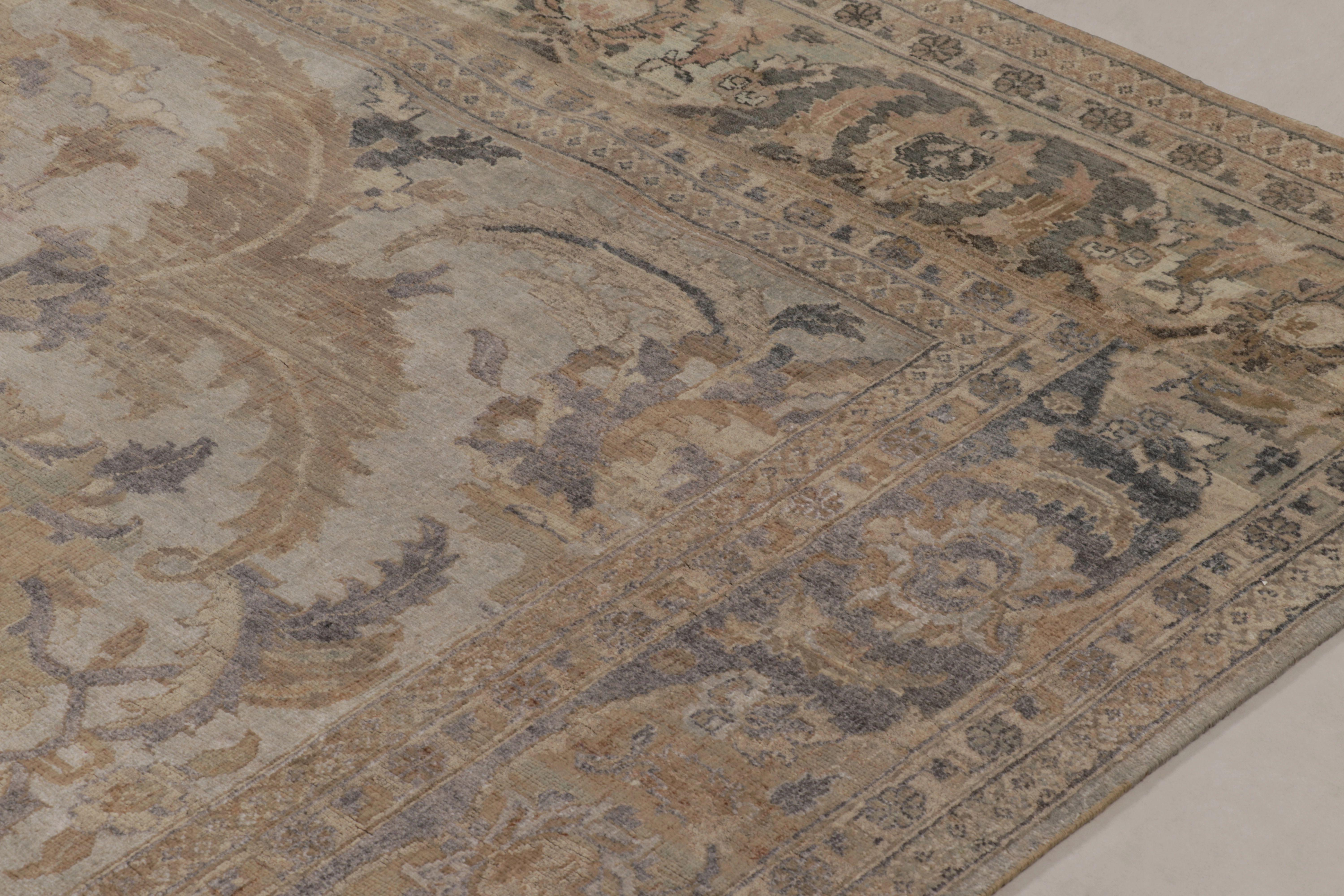 XXI secolo e contemporaneo Rug & Kilim è un tappeto moderno con medaglione floreale beige e grigio di ispirazione polacca. in vendita