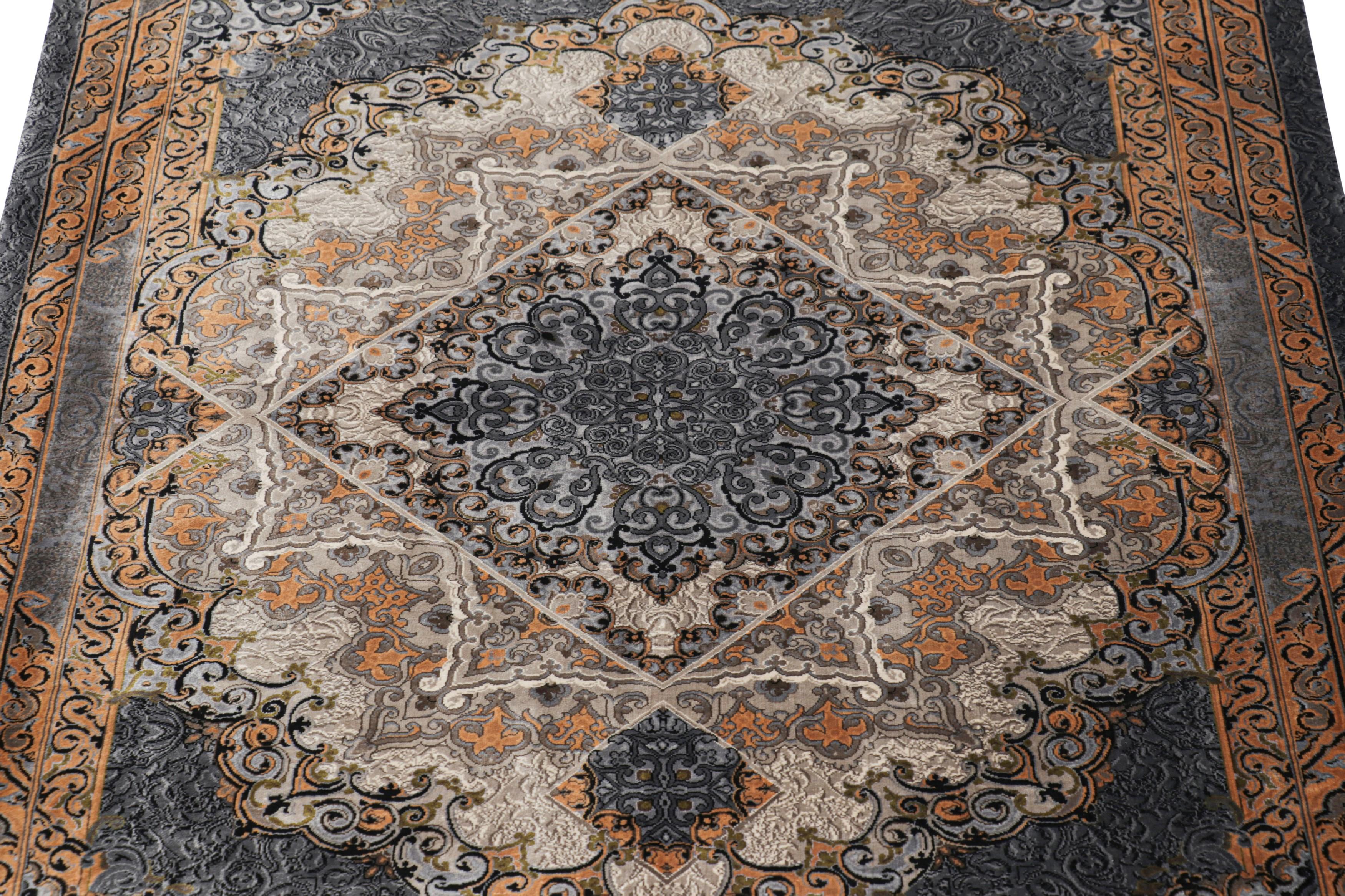 Dieser handgeknüpfte Seidenteppich mit den Maßen 3 x 4 repräsentiert eine kühne und elegante neue Linie der Modern Collection'S von Rug & Kilim - eine Serie zeitgenössischer Teppiche, die von einem der talentiertesten Ateliers und Designer der