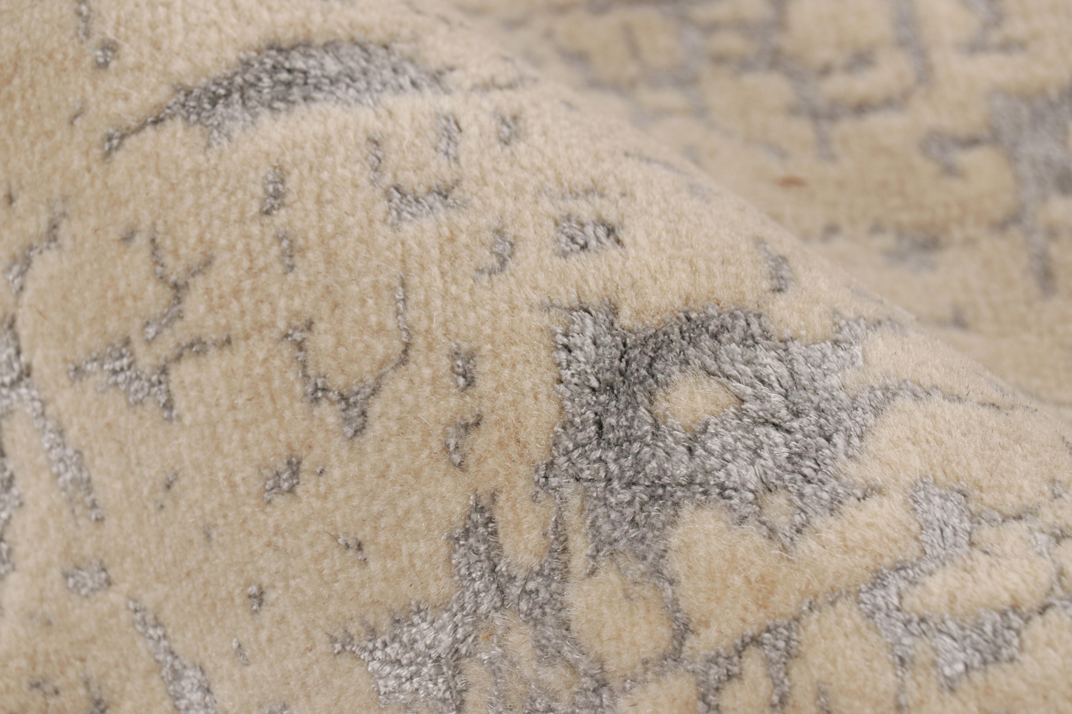 Wool Rug & Kilim’s Modern Rug in Silver-Gray with Cream Abstract Patterns For Sale
