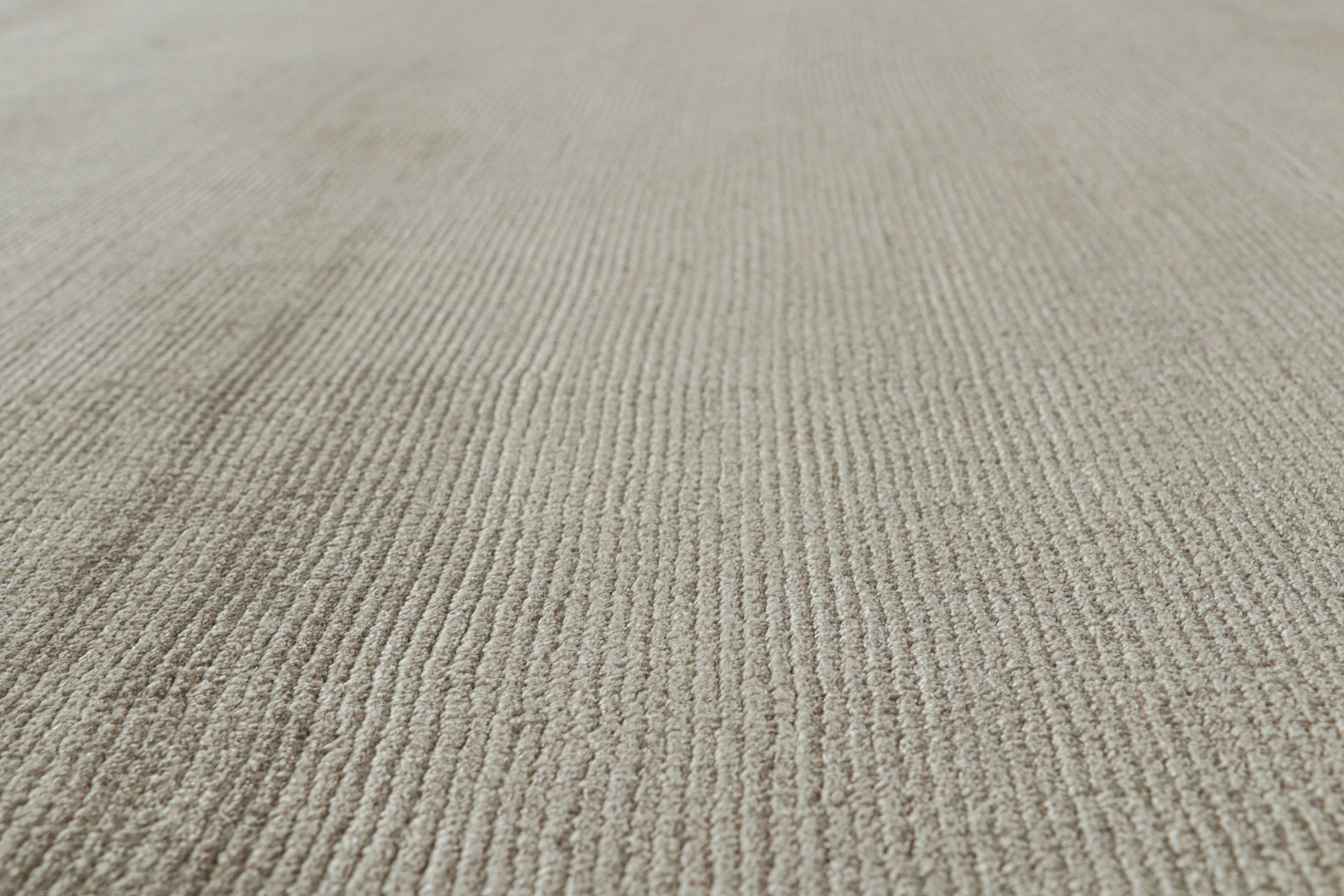 Moderner Teppich von Rug & Kilim in massivem Beige (Handgeknüpft) im Angebot