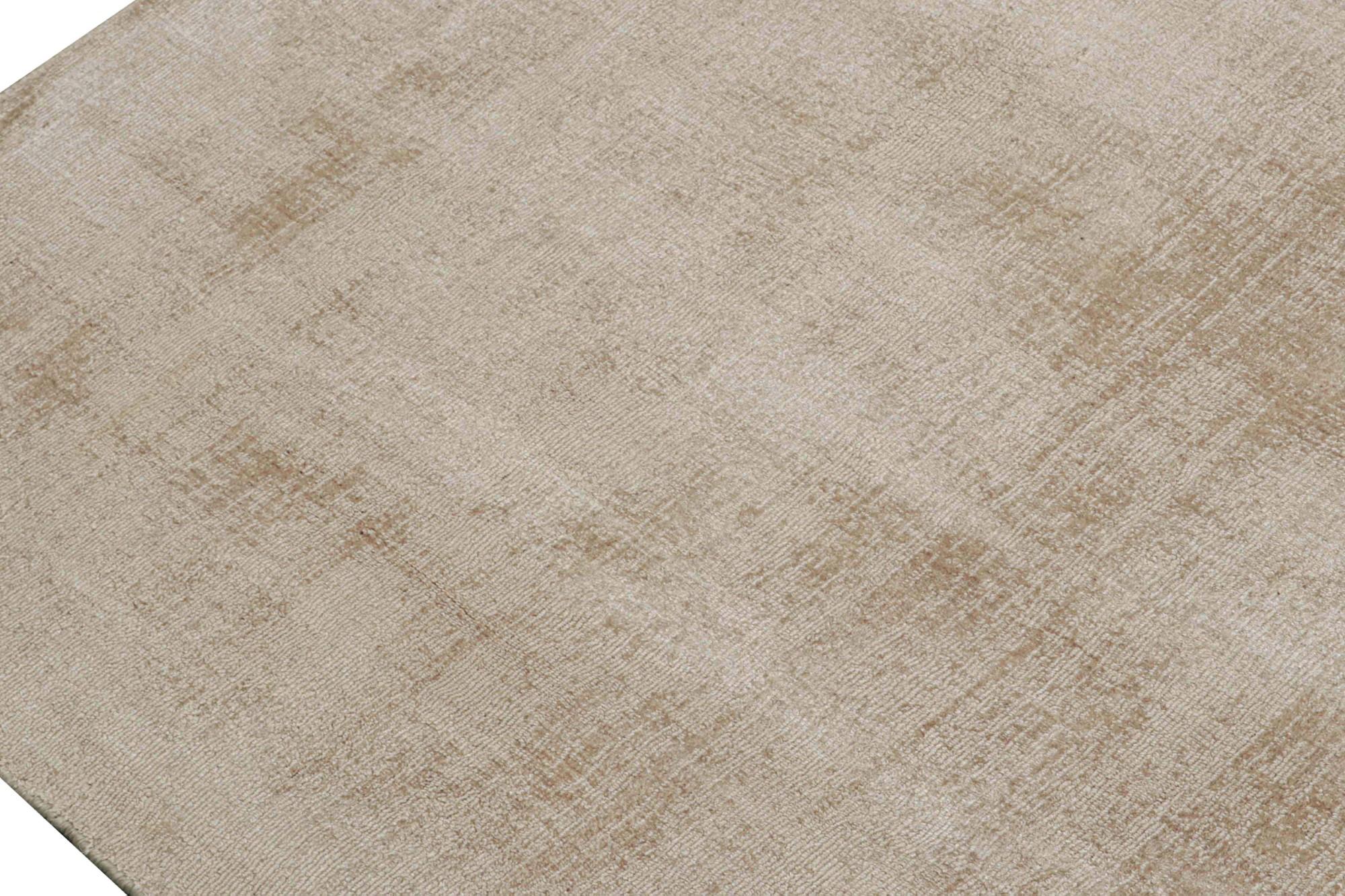 Rug & Kilim’s Modern Rug in Solid Beige In New Condition For Sale In Long Island City, NY