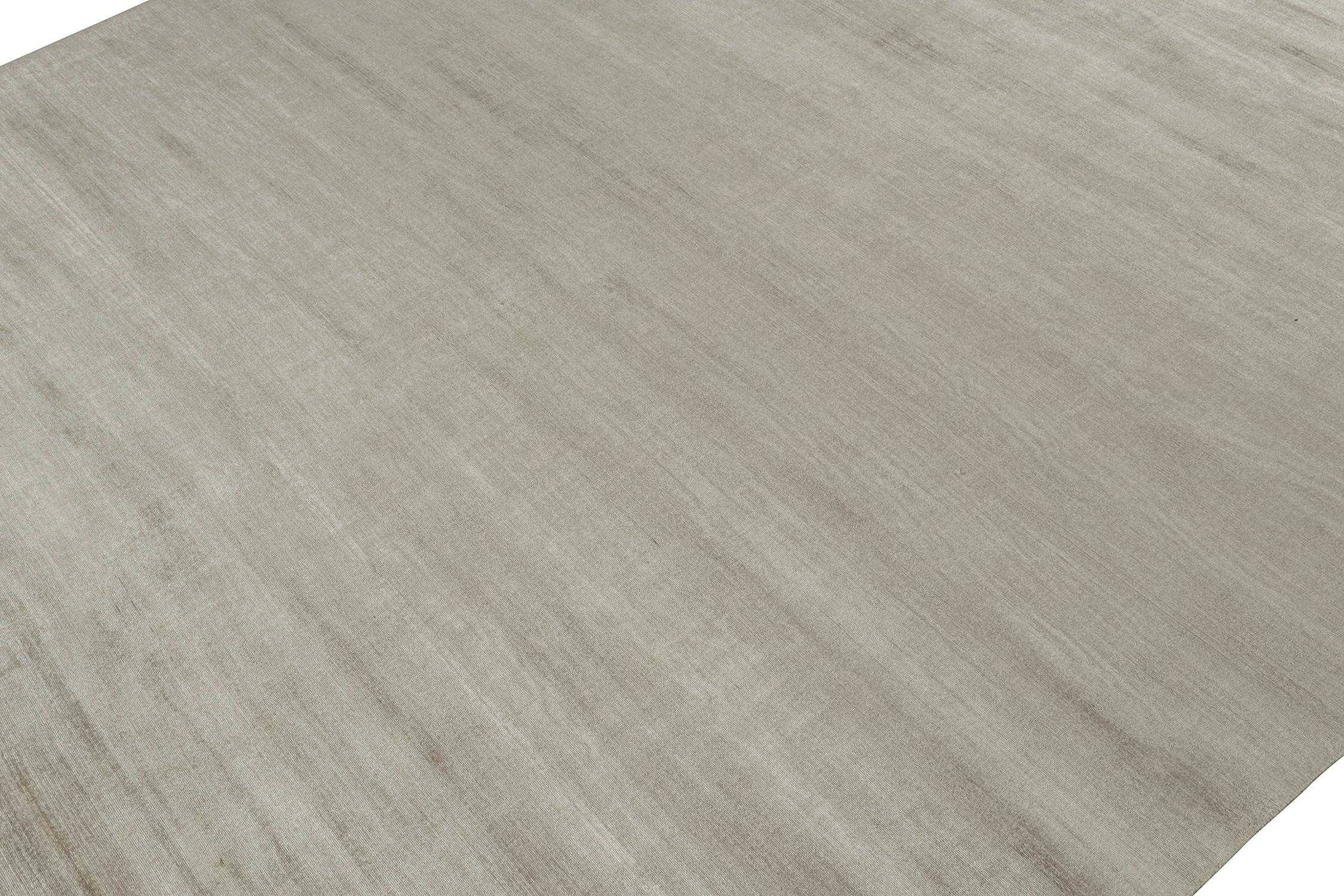 Moderner Teppich von Rug & Kilim in massivem Beige (21. Jahrhundert und zeitgenössisch) im Angebot