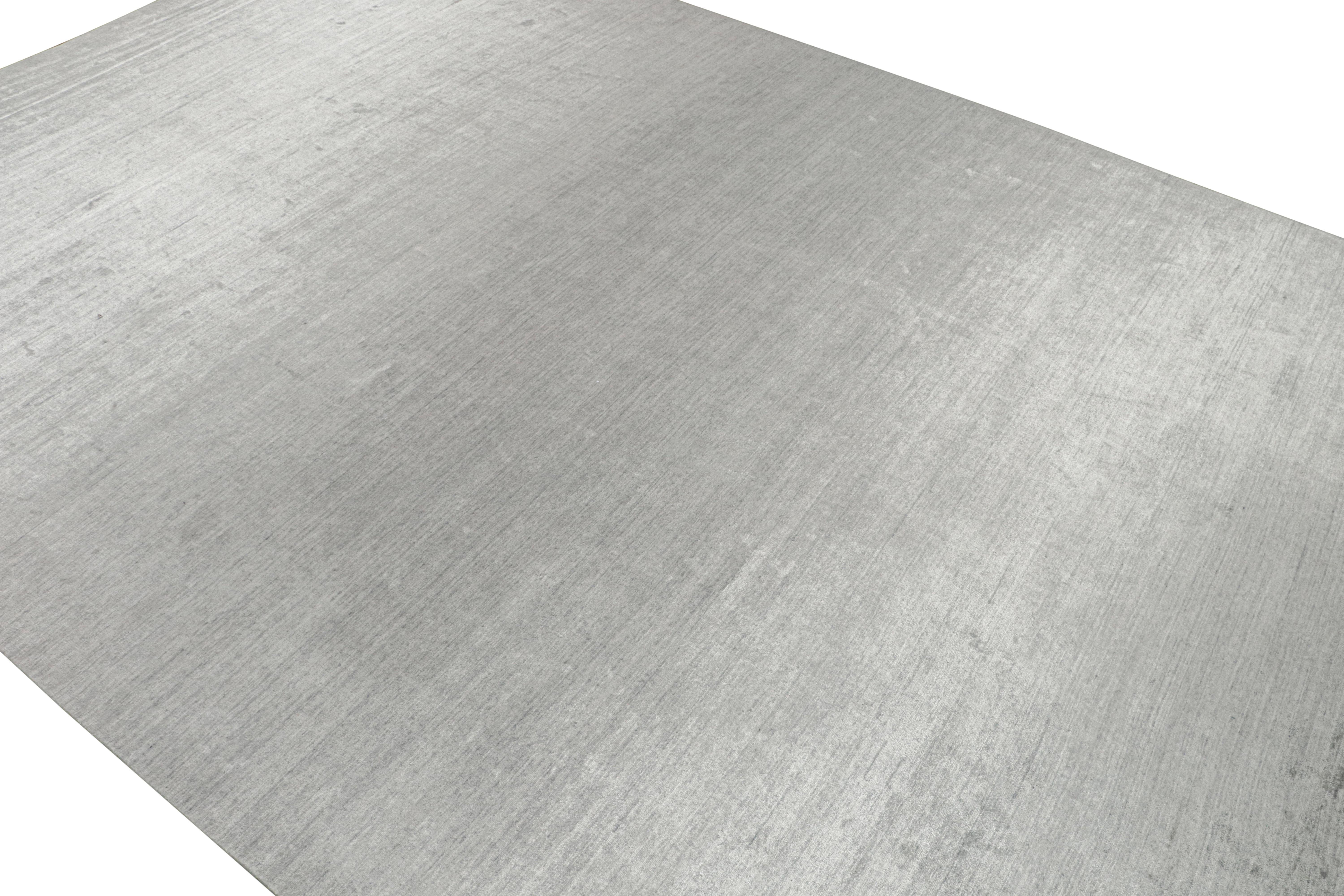 Moderner Teppich von Rug & Kilim in Grau und Off-White Striae (Indisch) im Angebot