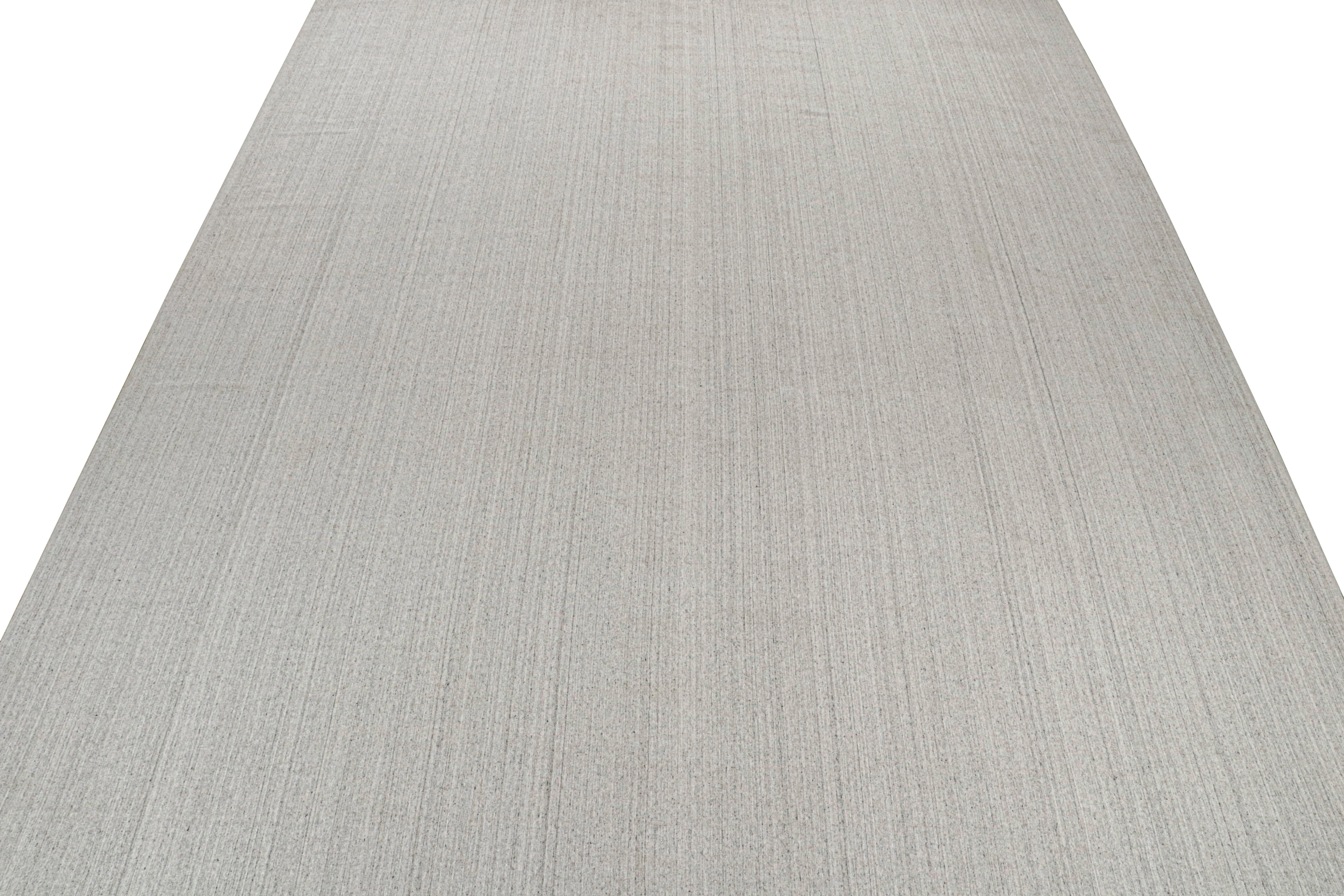 Alfombra moderna de Rug & Kilim en gris sólido y rayas blanco roto Moderno en venta