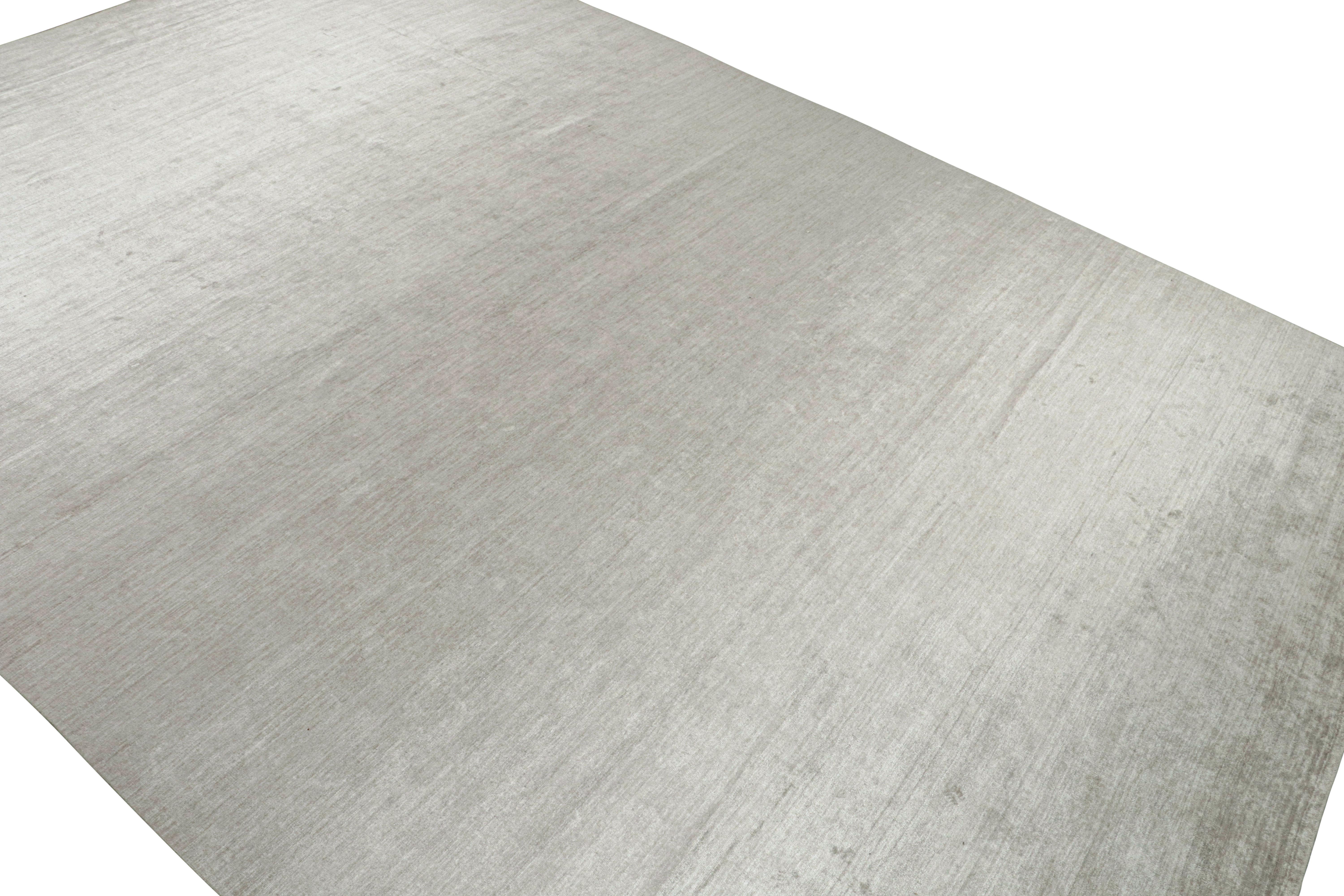 Alfombra moderna de Rug & Kilim en gris sólido y rayas blanco roto Indio en venta