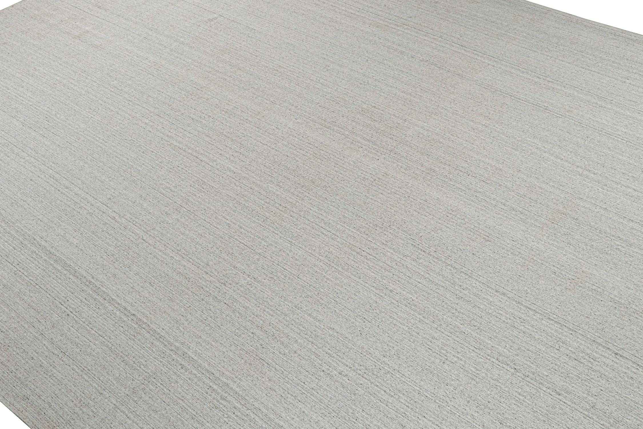 Noué à la main Rug & Kilim's Modern Rug in Solid Gray and Off-White Striae (tapis moderne en gris uni et rayures blanc cassé) en vente