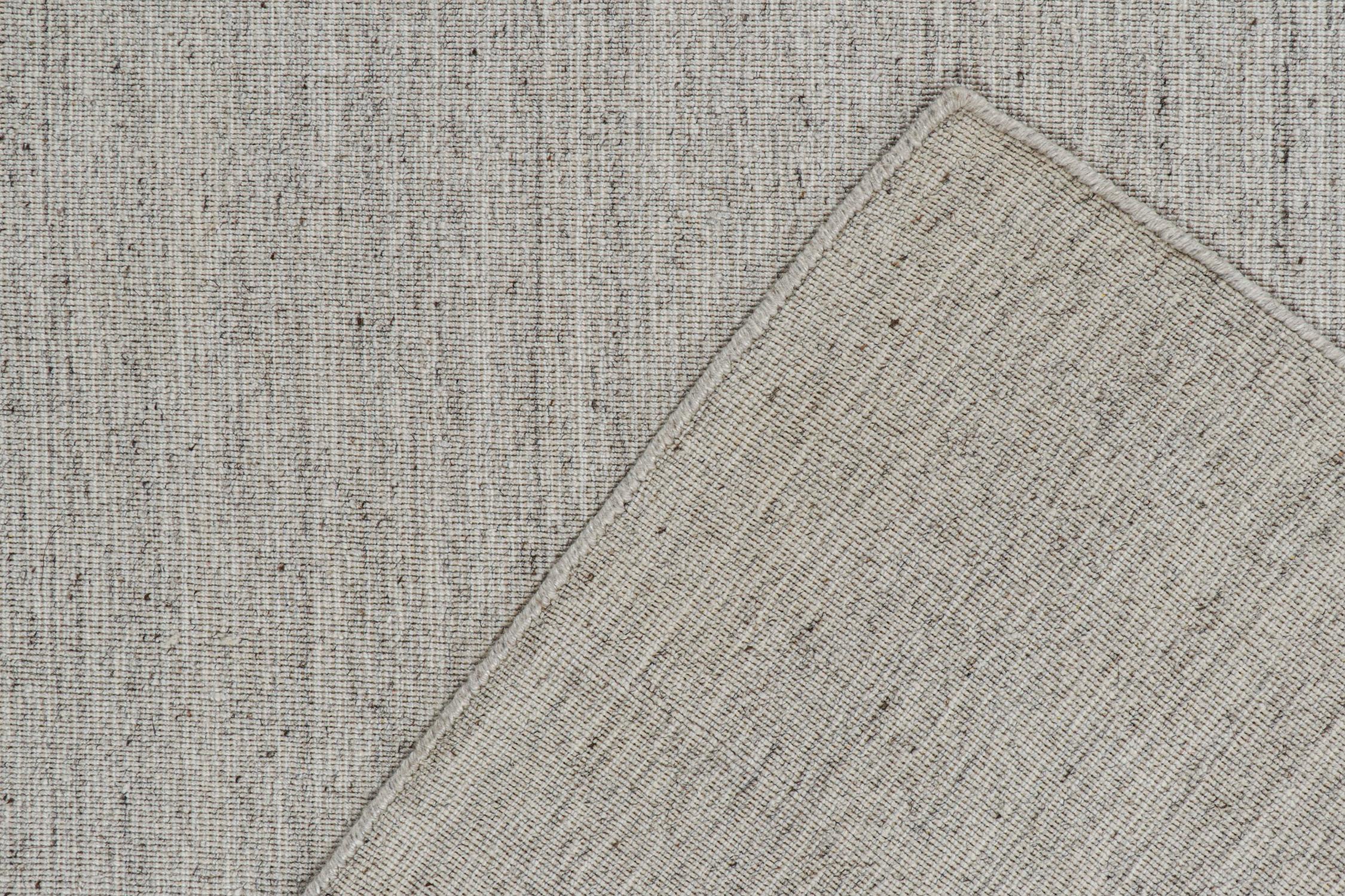 Alfombra moderna de Rug & Kilim en gris sólido y rayas blanco roto Siglo XXI y contemporáneo en venta
