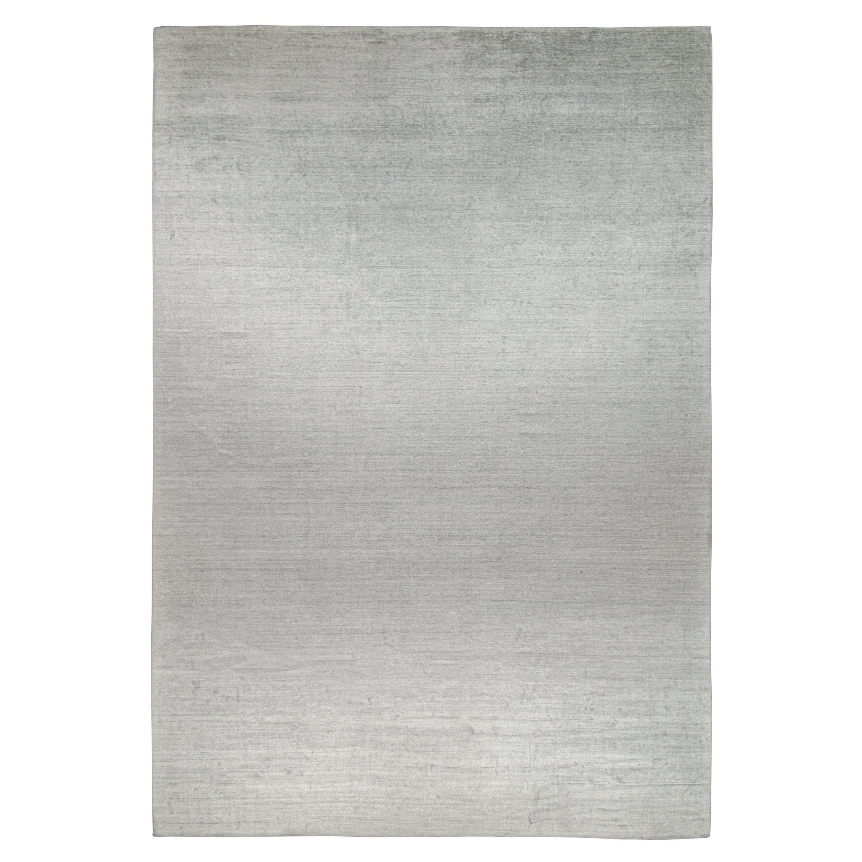 Alfombra moderna de Rug & Kilim en gris sólido y estrías blanco roto