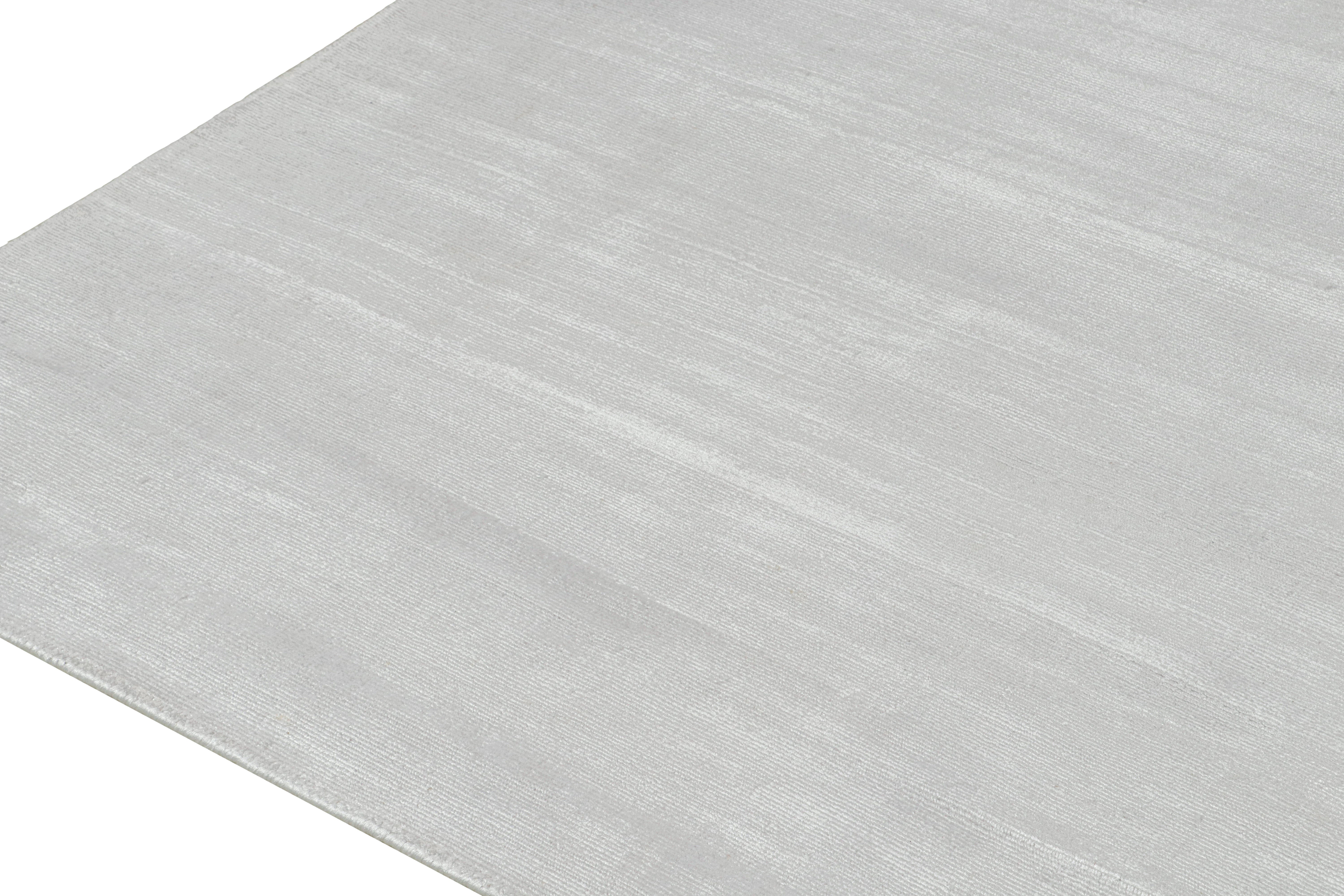Rug & Kilim's Modern Rug in Grau und Off-White Striae