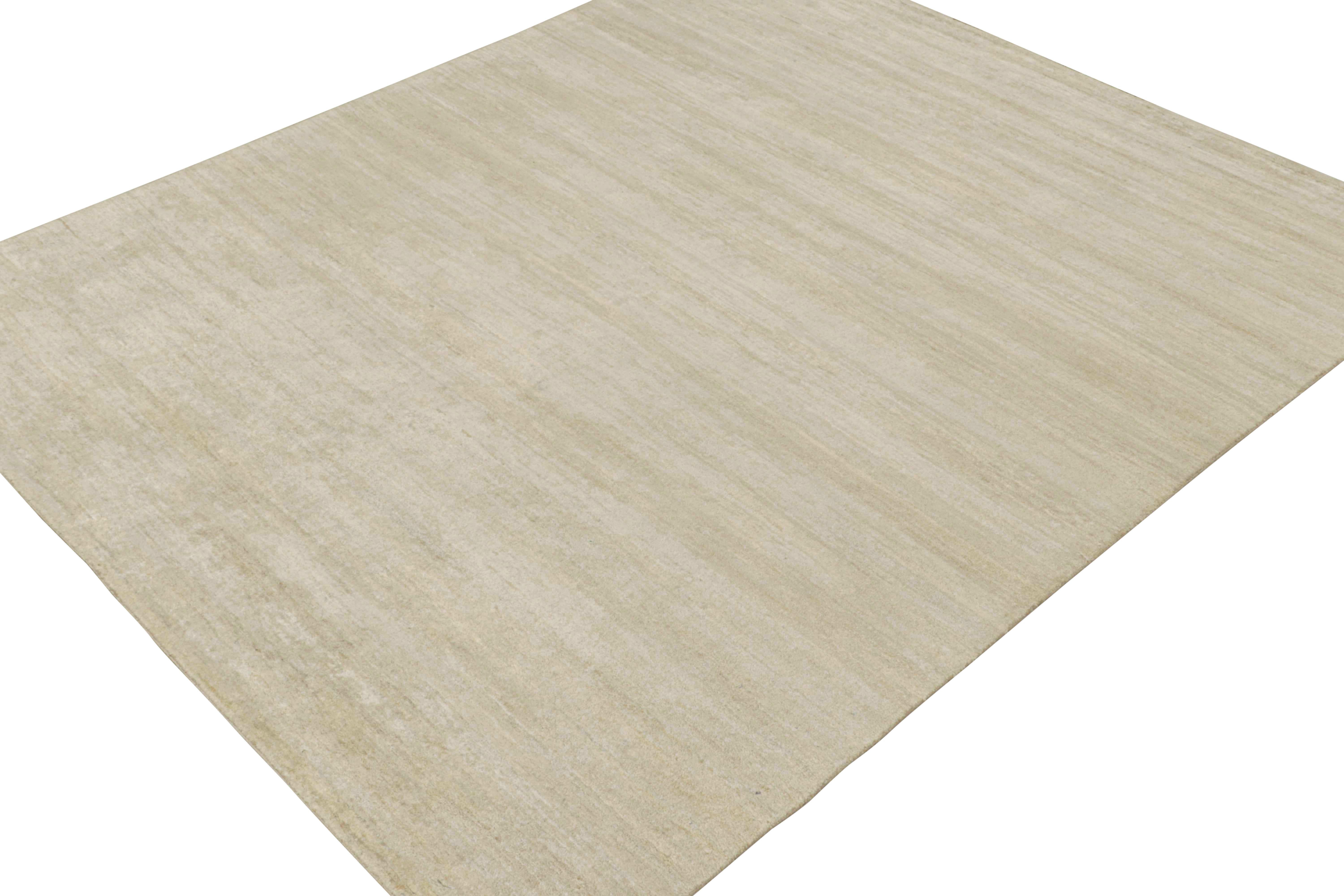 Moderne Rug & Kilim's Modern Rug in Solid Ivory Tone-on-tone Striae (Tapis moderne à rayures ivoire) en vente