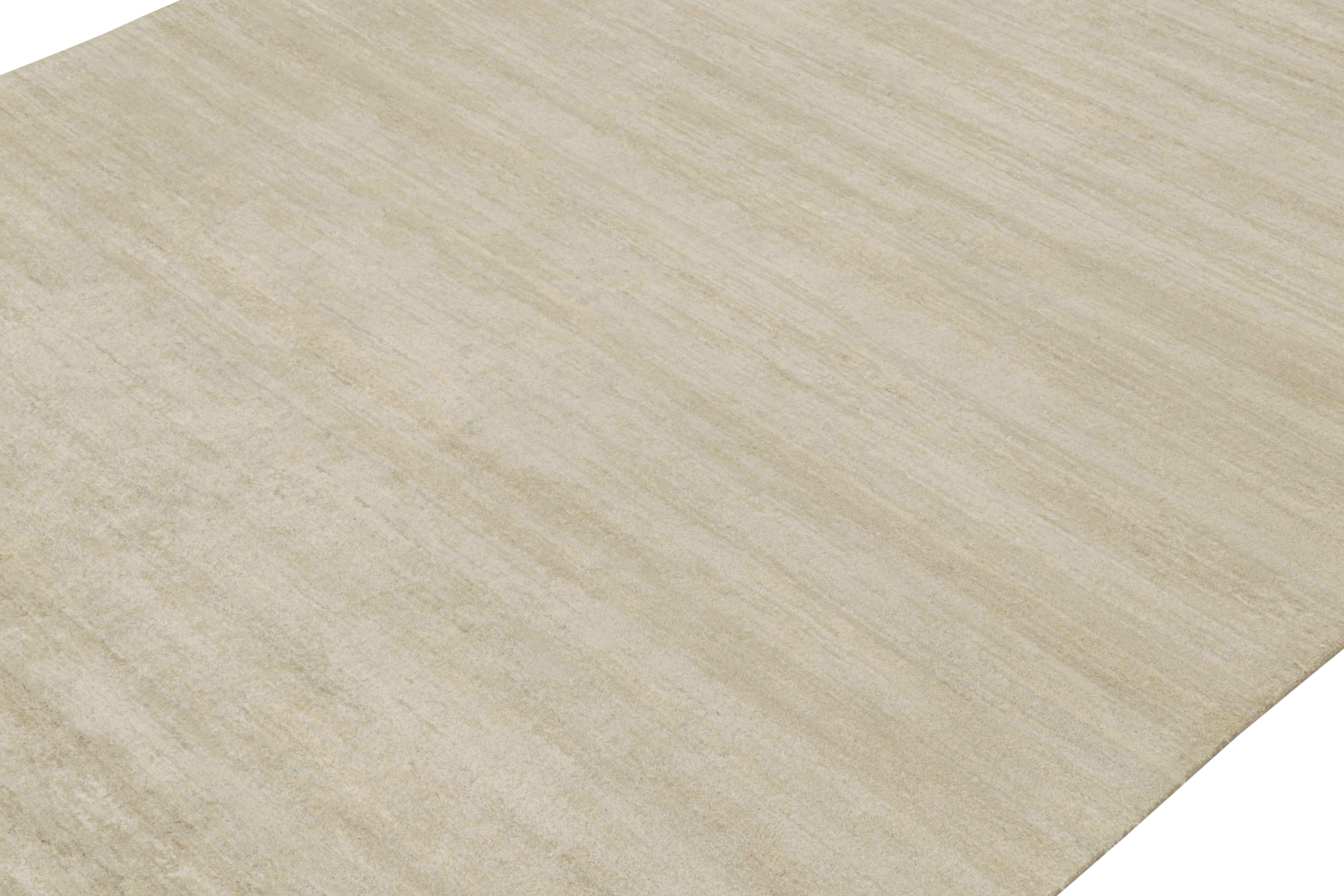 Indien Rug & Kilim's Modern Rug in Solid Ivory Tone-on-tone Striae (Tapis moderne à rayures ivoire) en vente