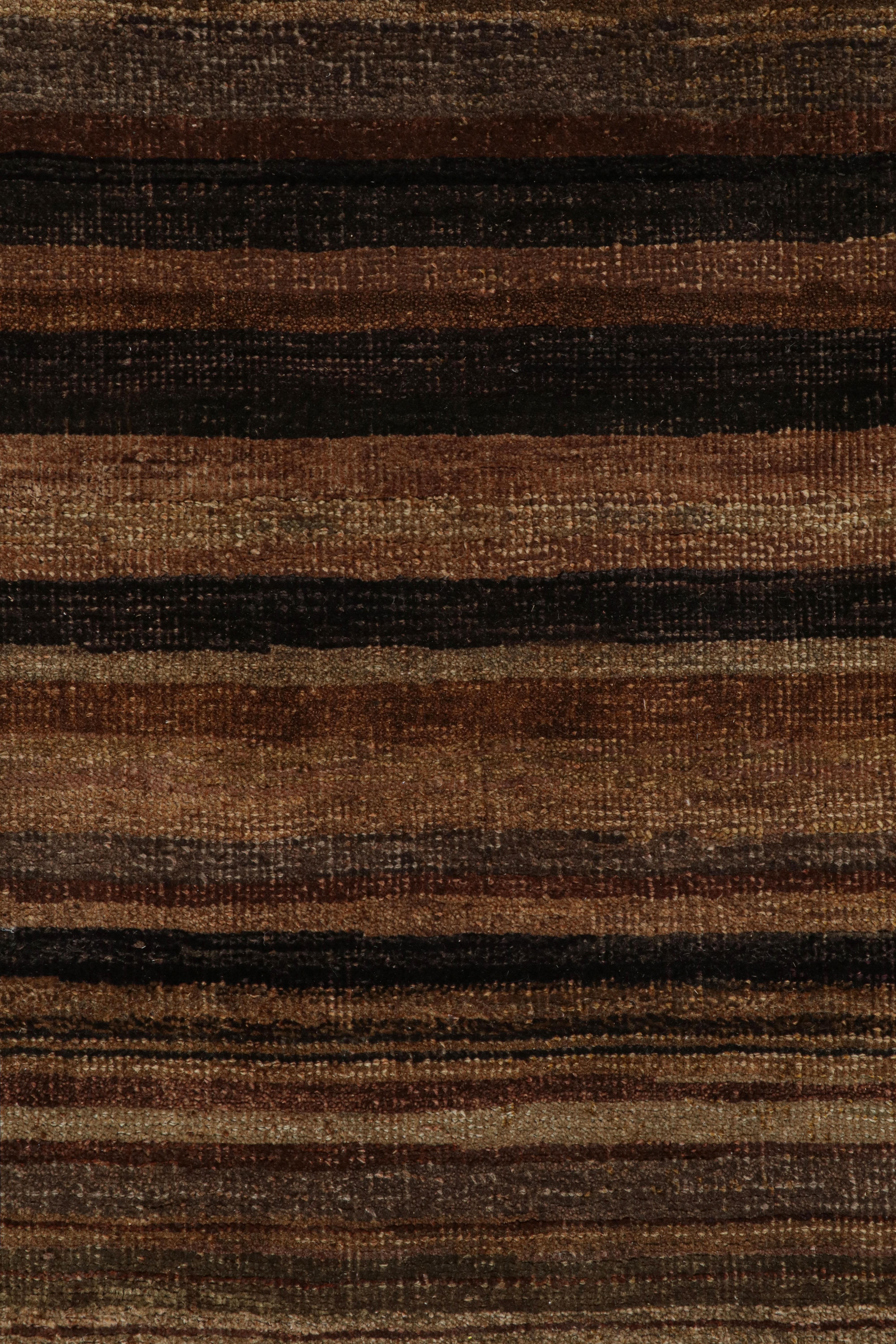 Rug & Kilim's Moderner Teppich in soliden polychromen Tönen (21. Jahrhundert und zeitgenössisch) im Angebot