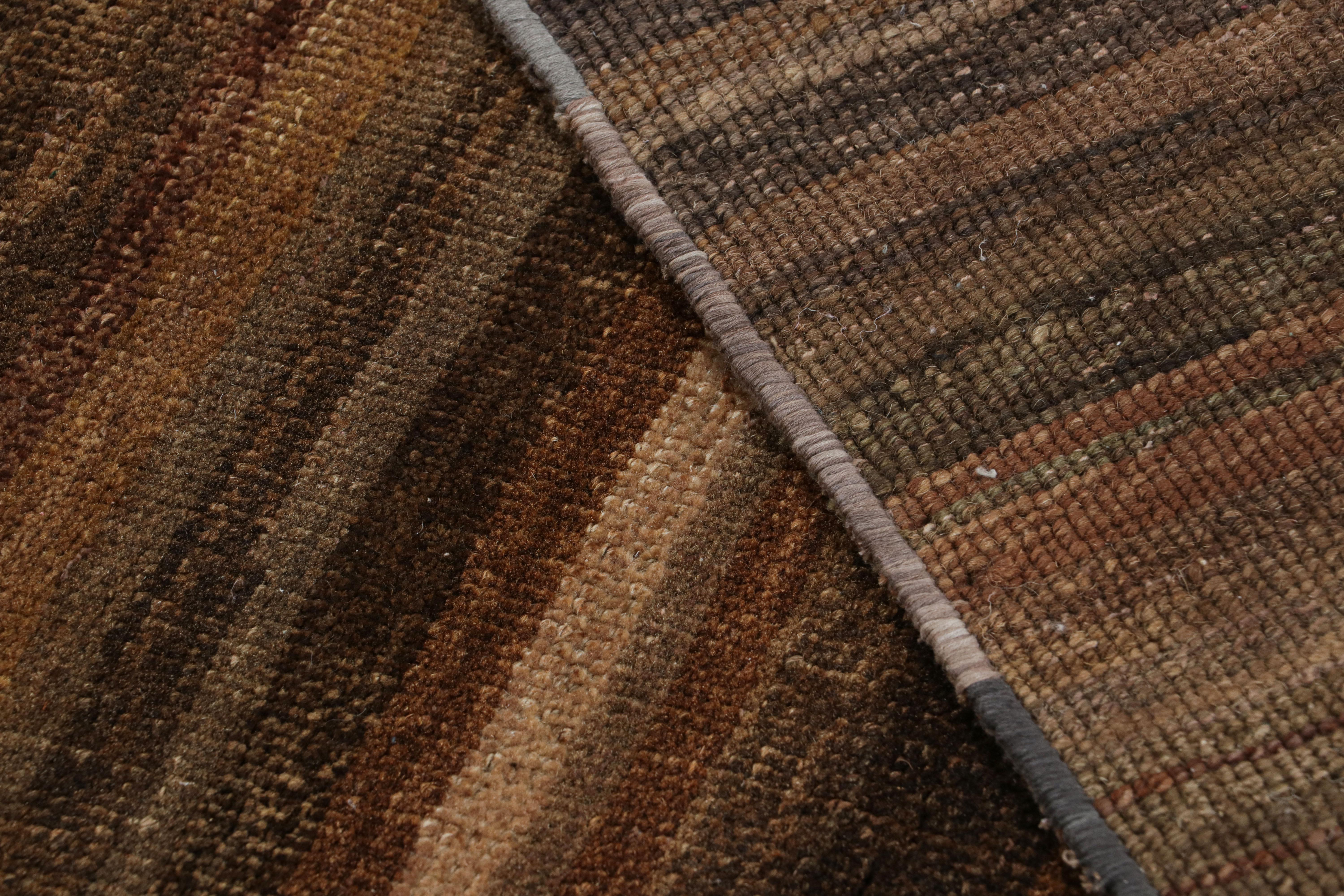 Rug & Kilim's Moderner Teppich in soliden polychromen Tönen (Wolle) im Angebot