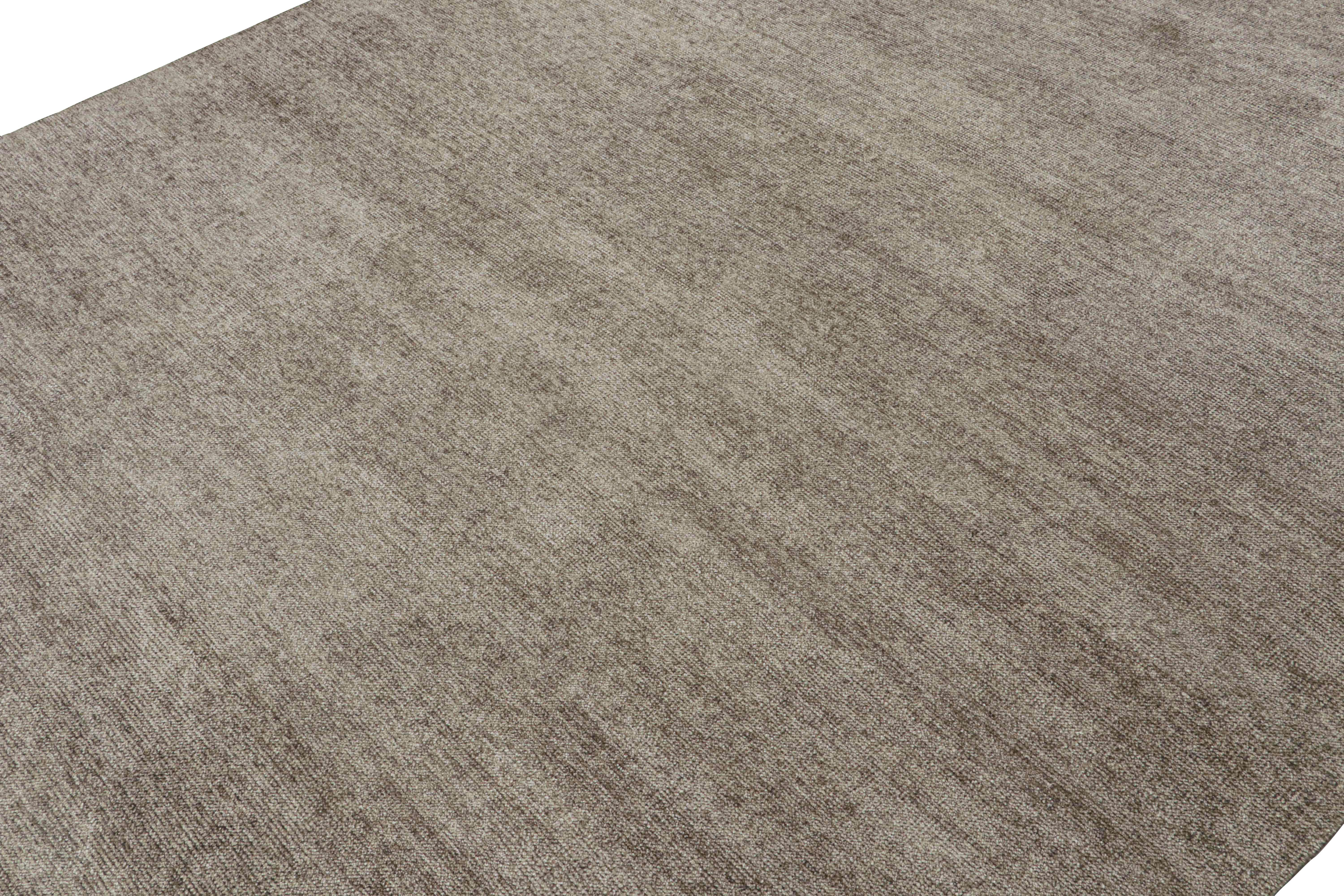Alfombra moderna Rug & Kilim de rayas tono sobre tono en plata maciza y gris Indio en venta