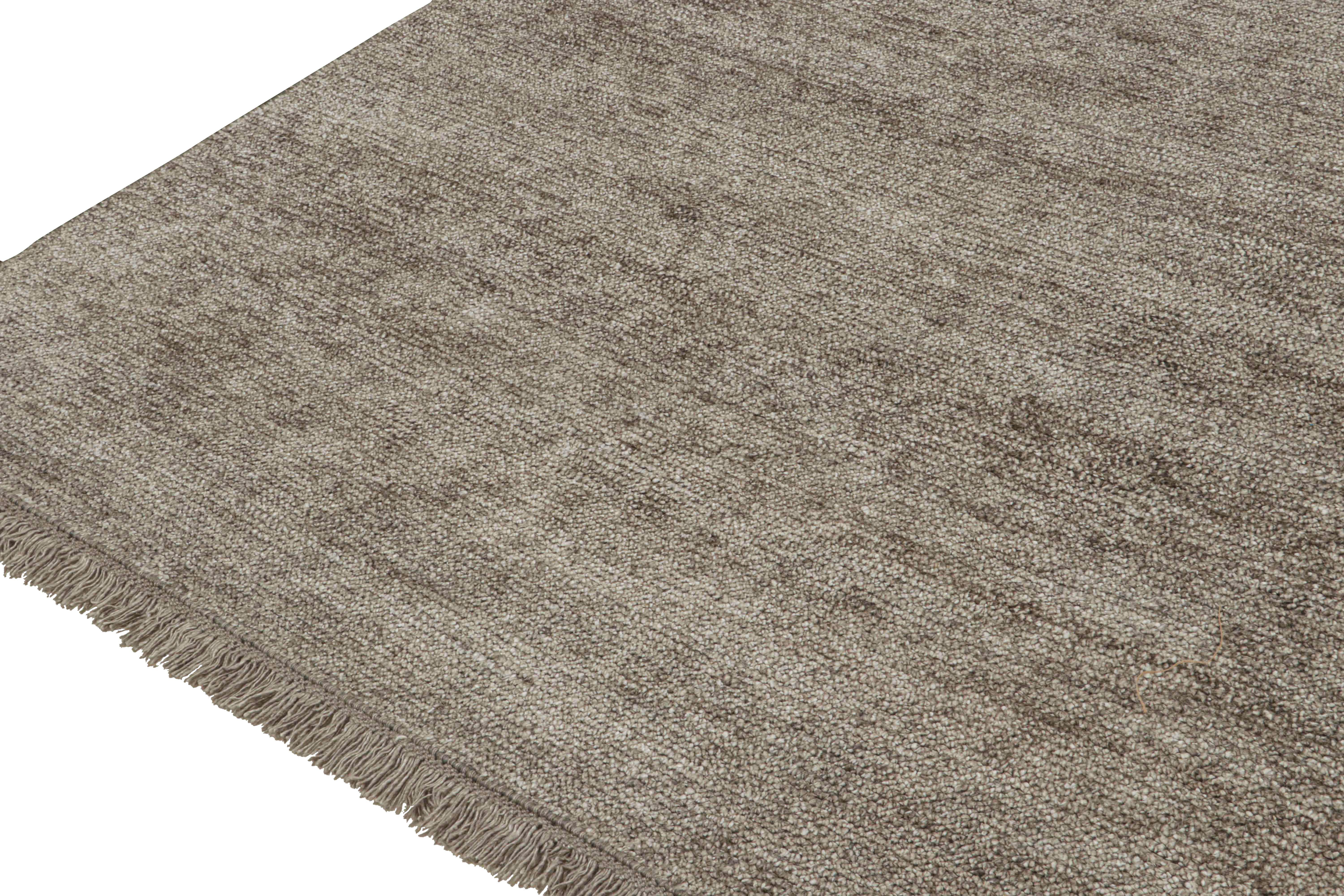 Alfombra moderna Rug & Kilim de rayas tono sobre tono en plata maciza y gris Anudado a mano en venta