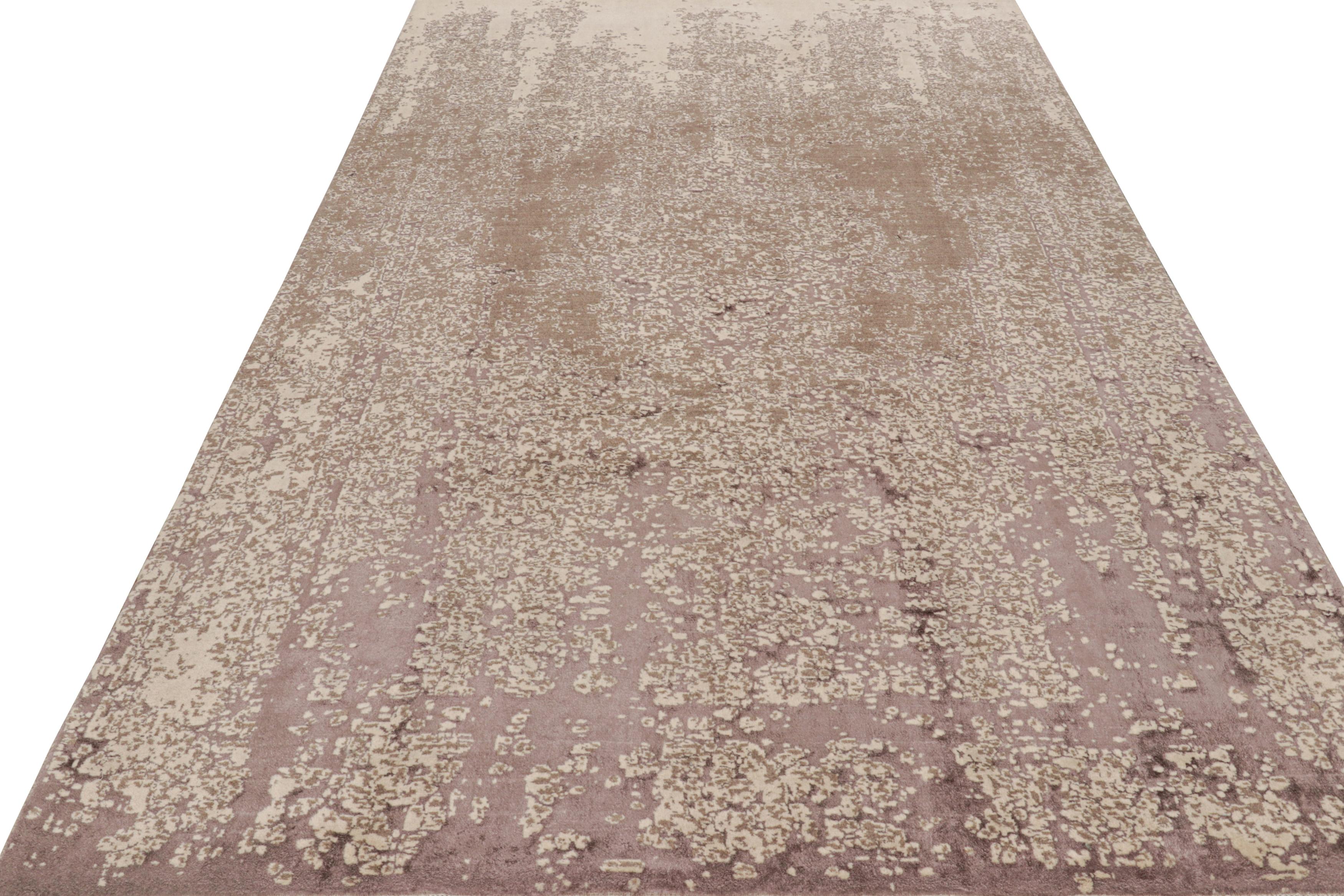 Rug & Kilim’s Modern Rug in Taupe and Mauve with Medallion and Abstract Patterns In New Condition For Sale In Long Island City, NY