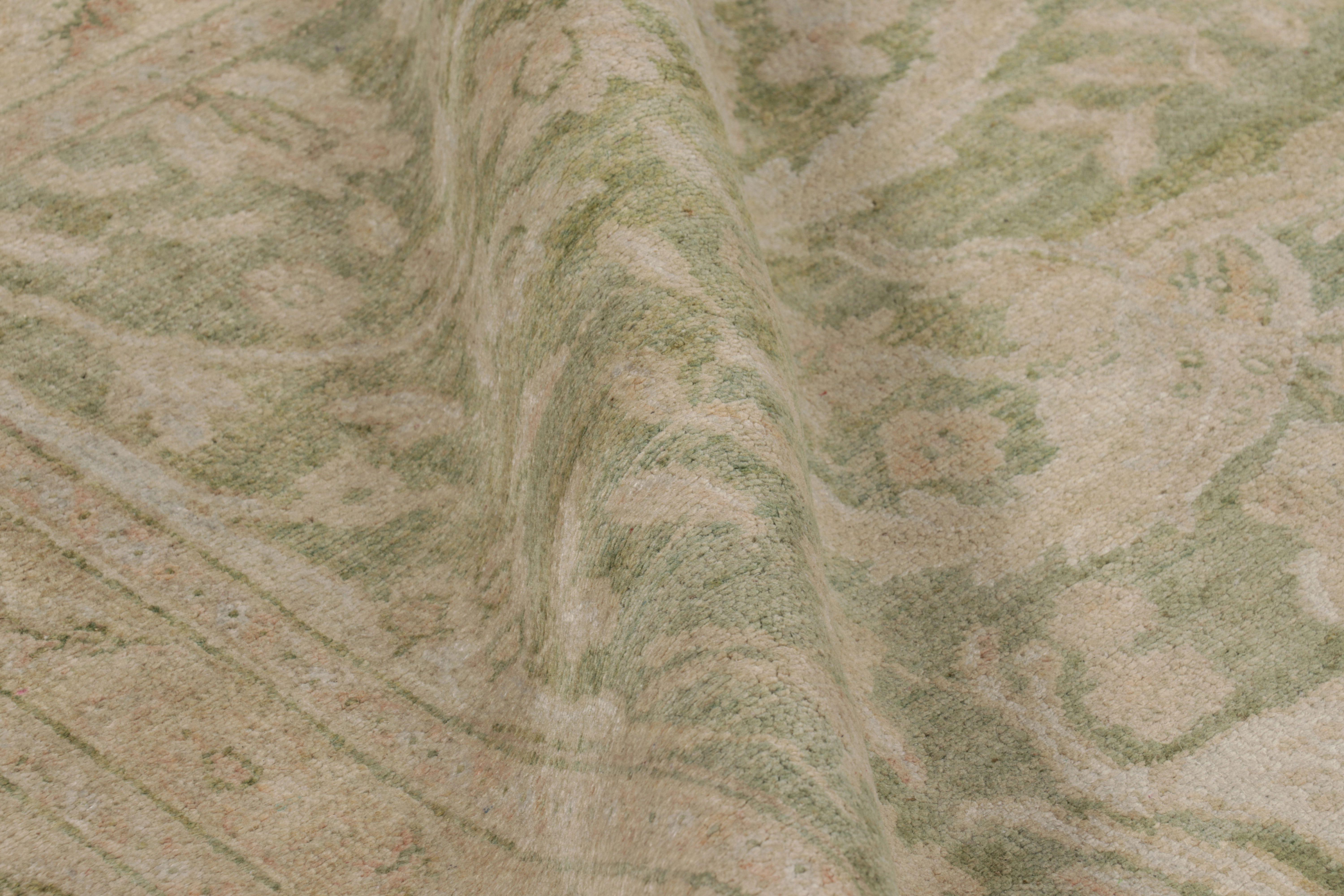 Alfombra moderna de Rug & Kilim con diseño pictórico 