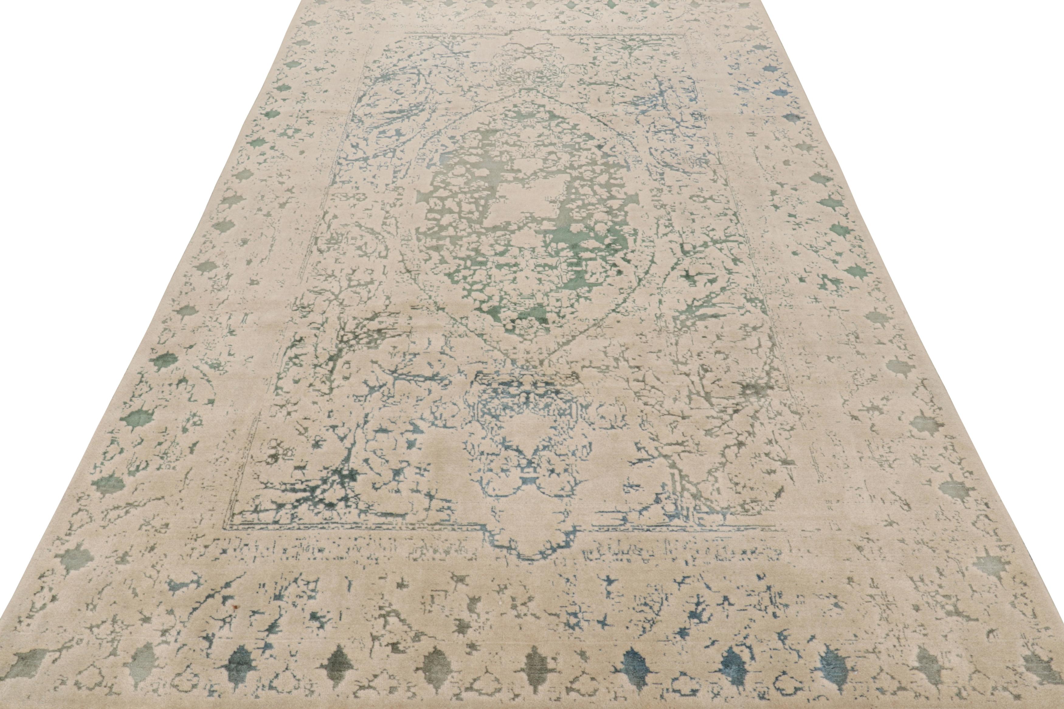 Noué à la main Rug & Kilim's Modernity Rug with Beige and Teal Abstract Patterns and Medallion (tapis moderne avec motifs abstraits beige et sarcelle et médaillon) en vente