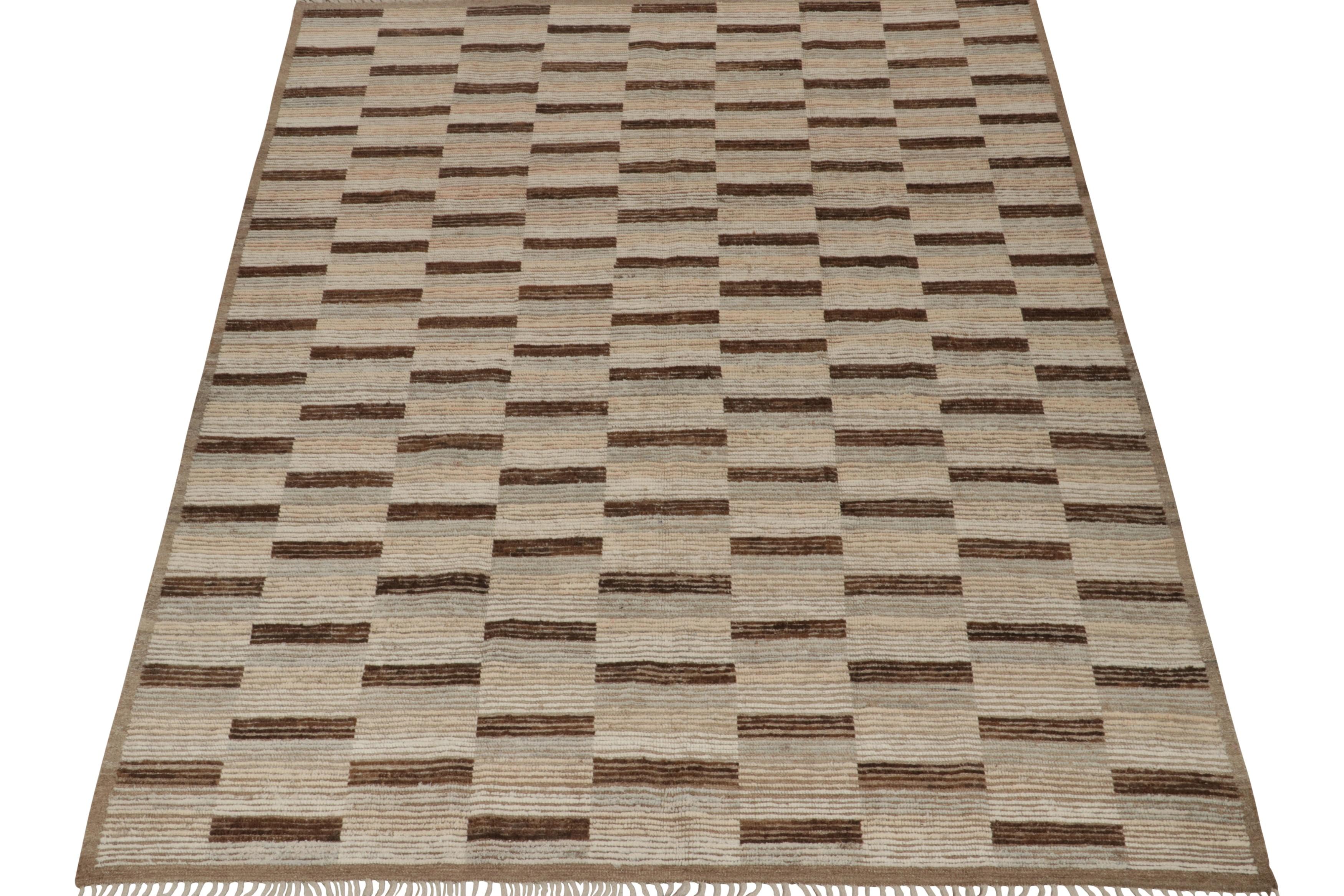 Moderne Rug & Kilim's Modern Rug with Beige-brown Geometric Patterns (tapis moderne à motifs géométriques beige-brun) en vente