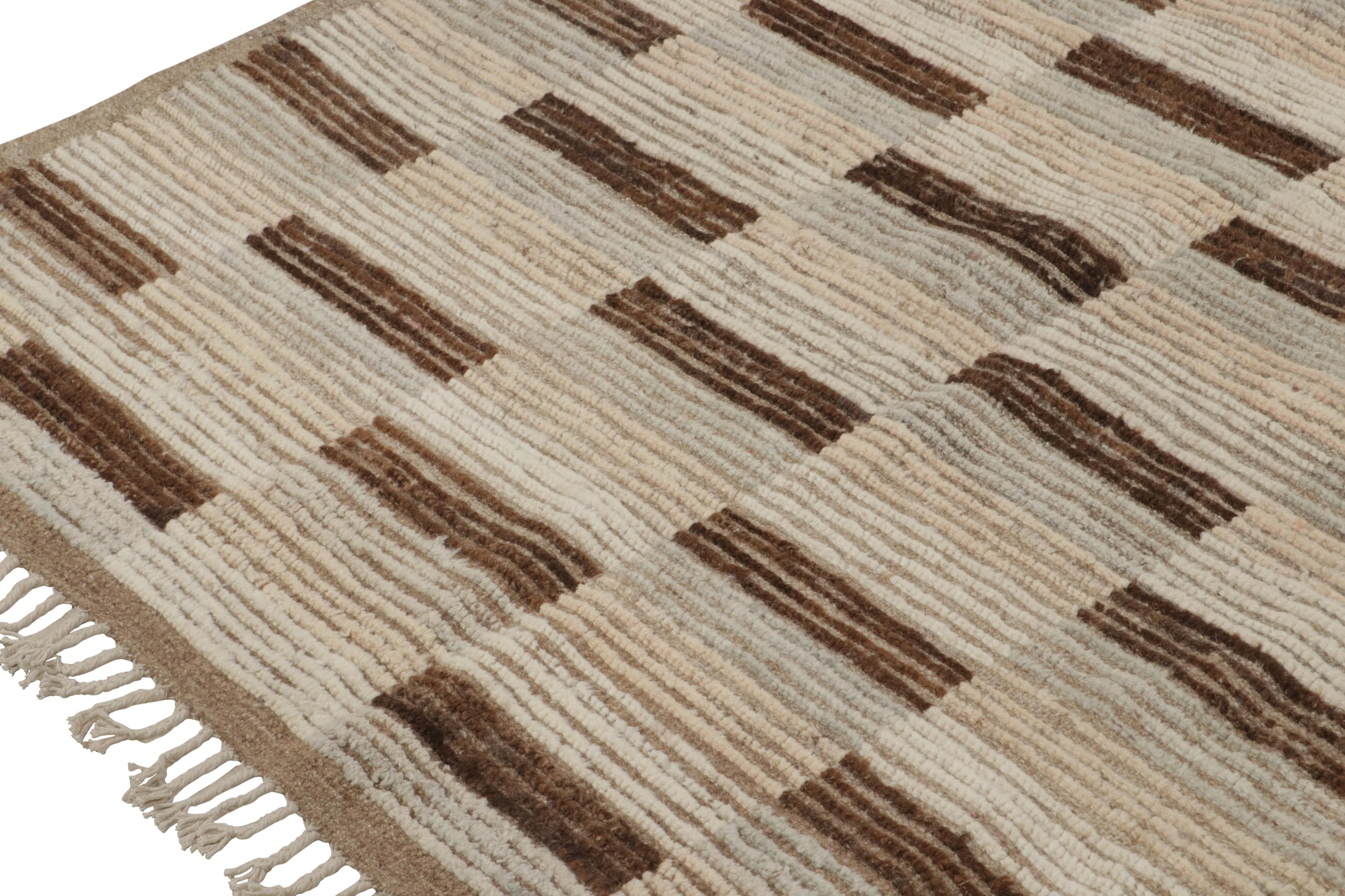 Noué à la main Rug & Kilim's Modern Rug with Beige-brown Geometric Patterns (tapis moderne à motifs géométriques beige-brun) en vente