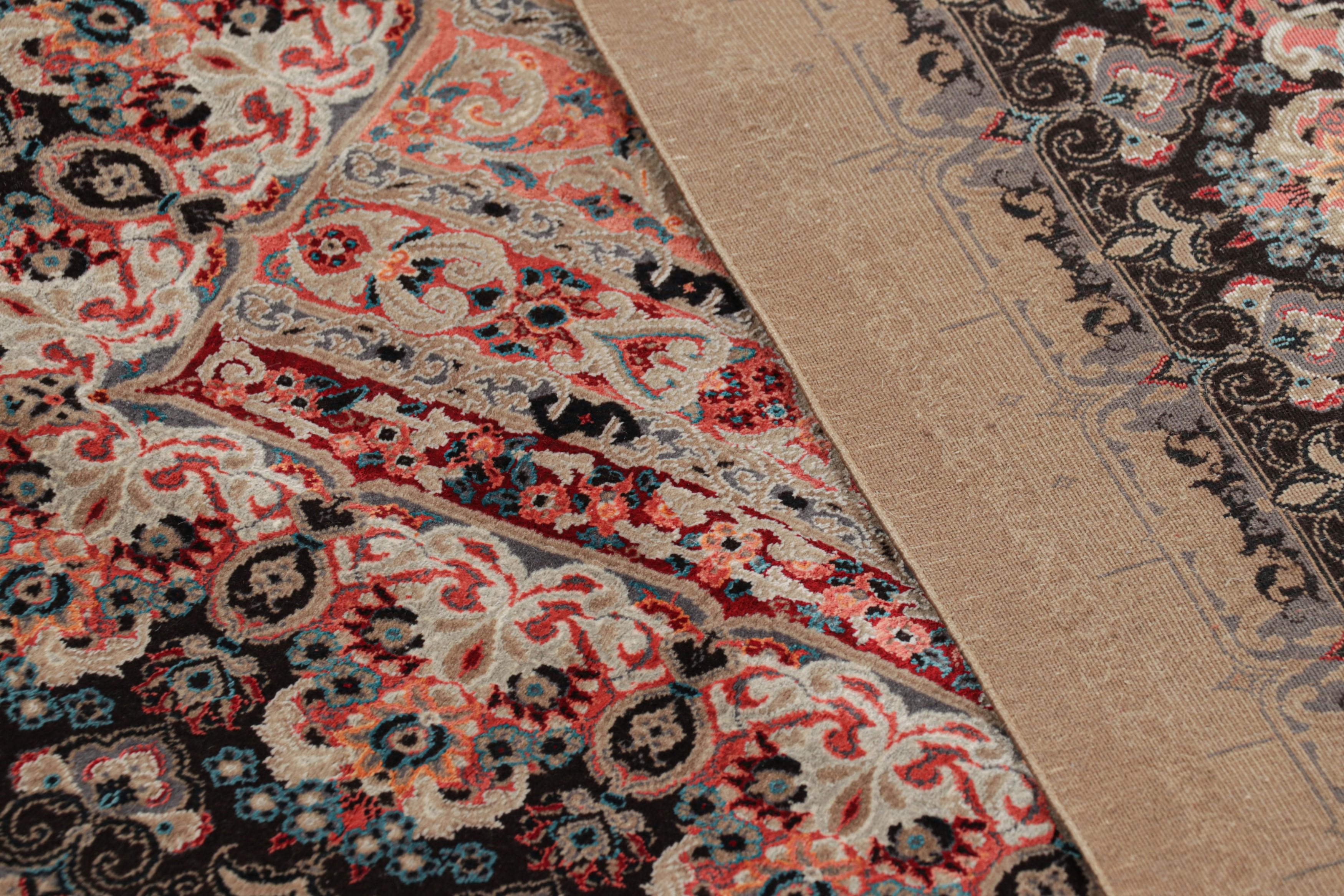 Rug & Kilim's Modernity Rug with Polychromatic Floral Patterns Moharramet (en anglais) en vente 1