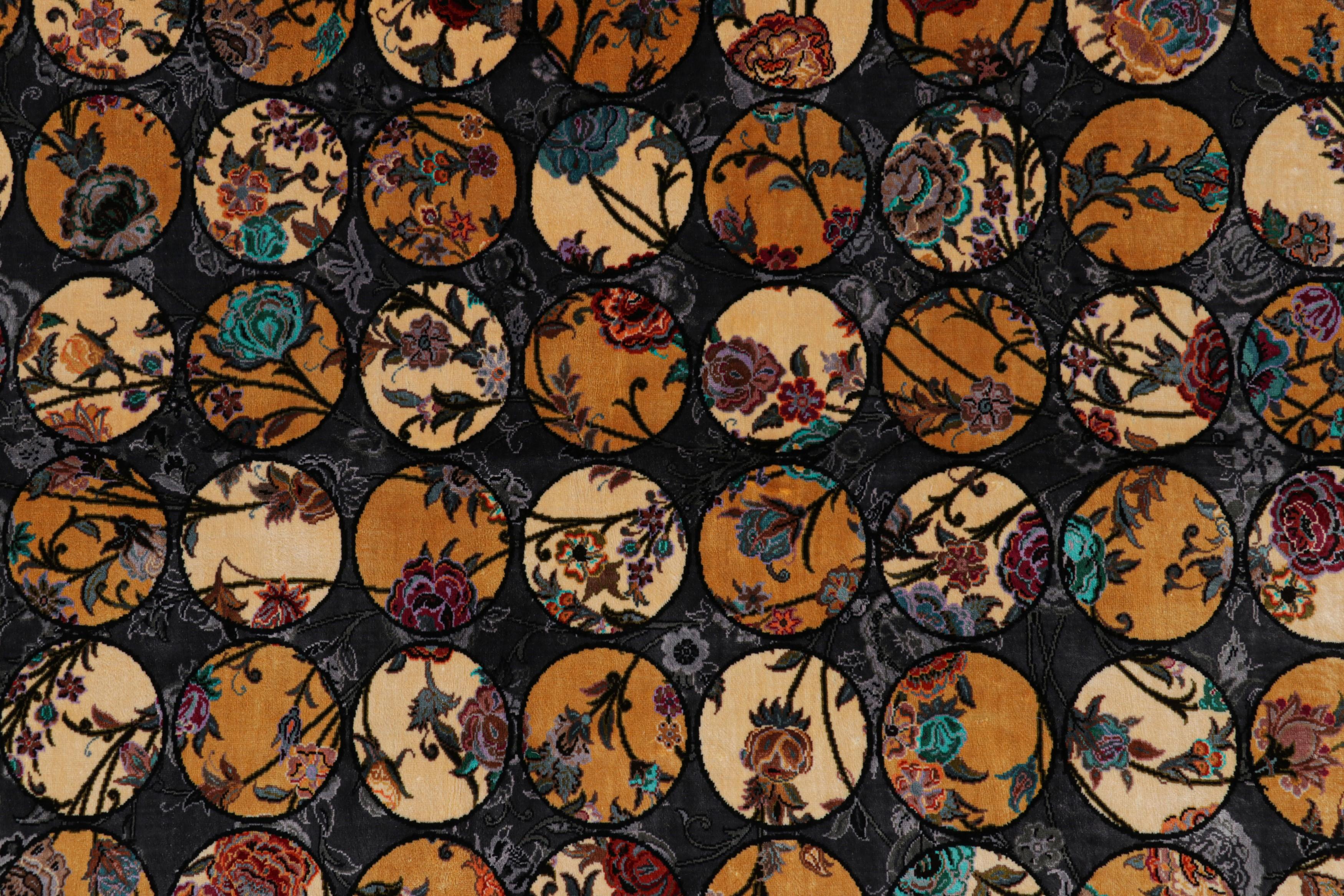 Moderne Rug & Kilim's Modernity Rug with Polychromatic Floral Patterns Sayeh en vente
