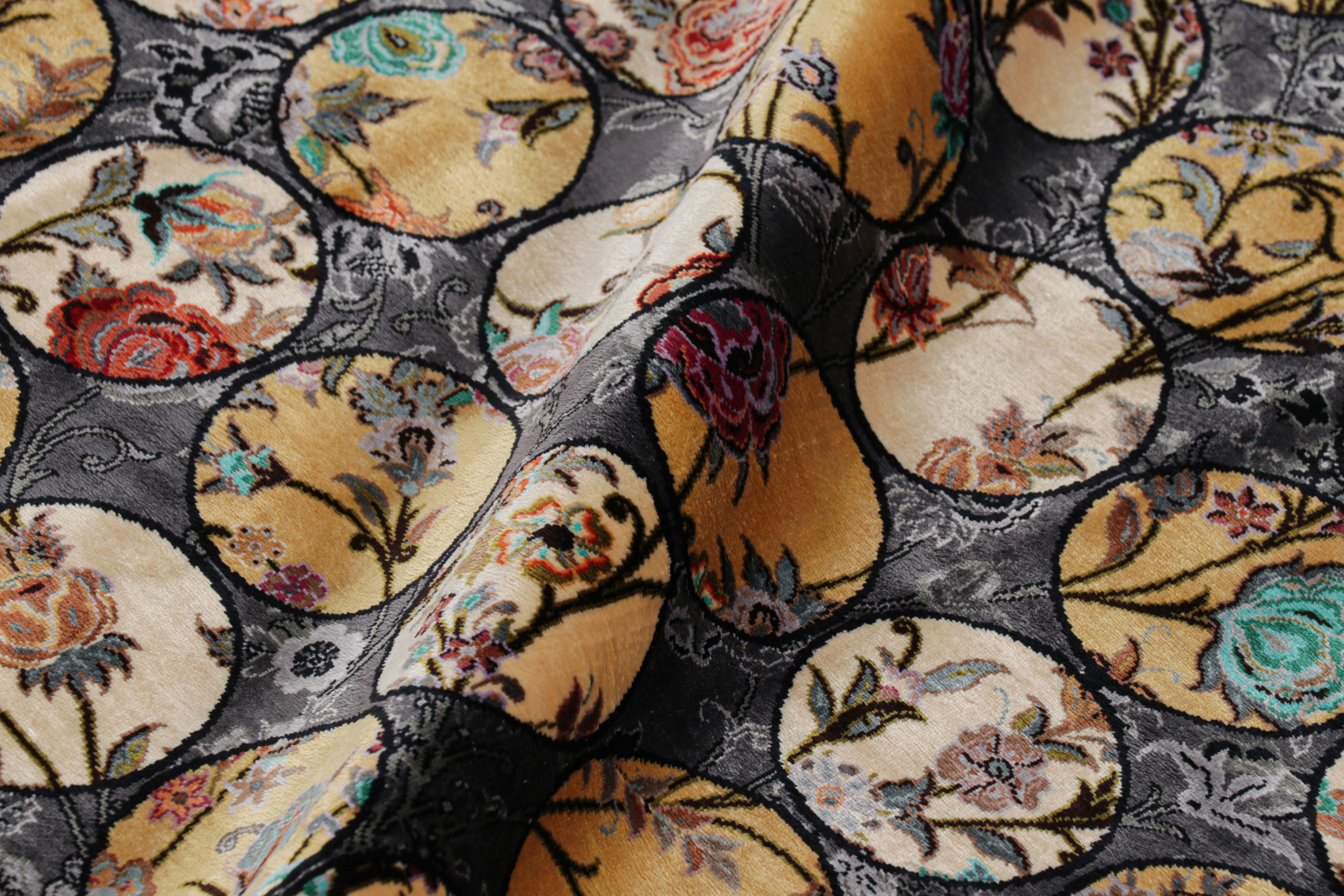 XXIe siècle et contemporain Rug & Kilim's Modernity Rug with Polychromatic Floral Patterns Sayeh en vente