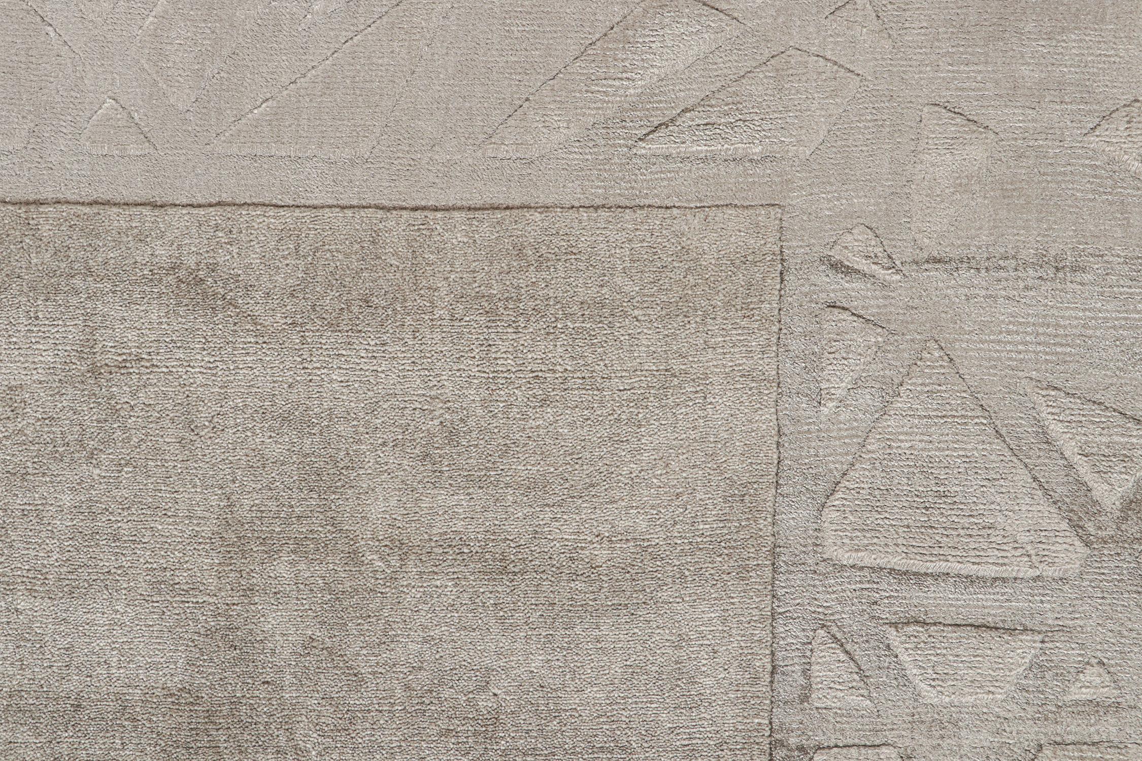 This 7x10 rug is a grand new entry to Rug & Kilim’s Texture of Color Collection. 

Connoisseurs will note this piece is from our new Light on Loom line, which includes quicker custom capabilities than ever before. This piece and others like it can