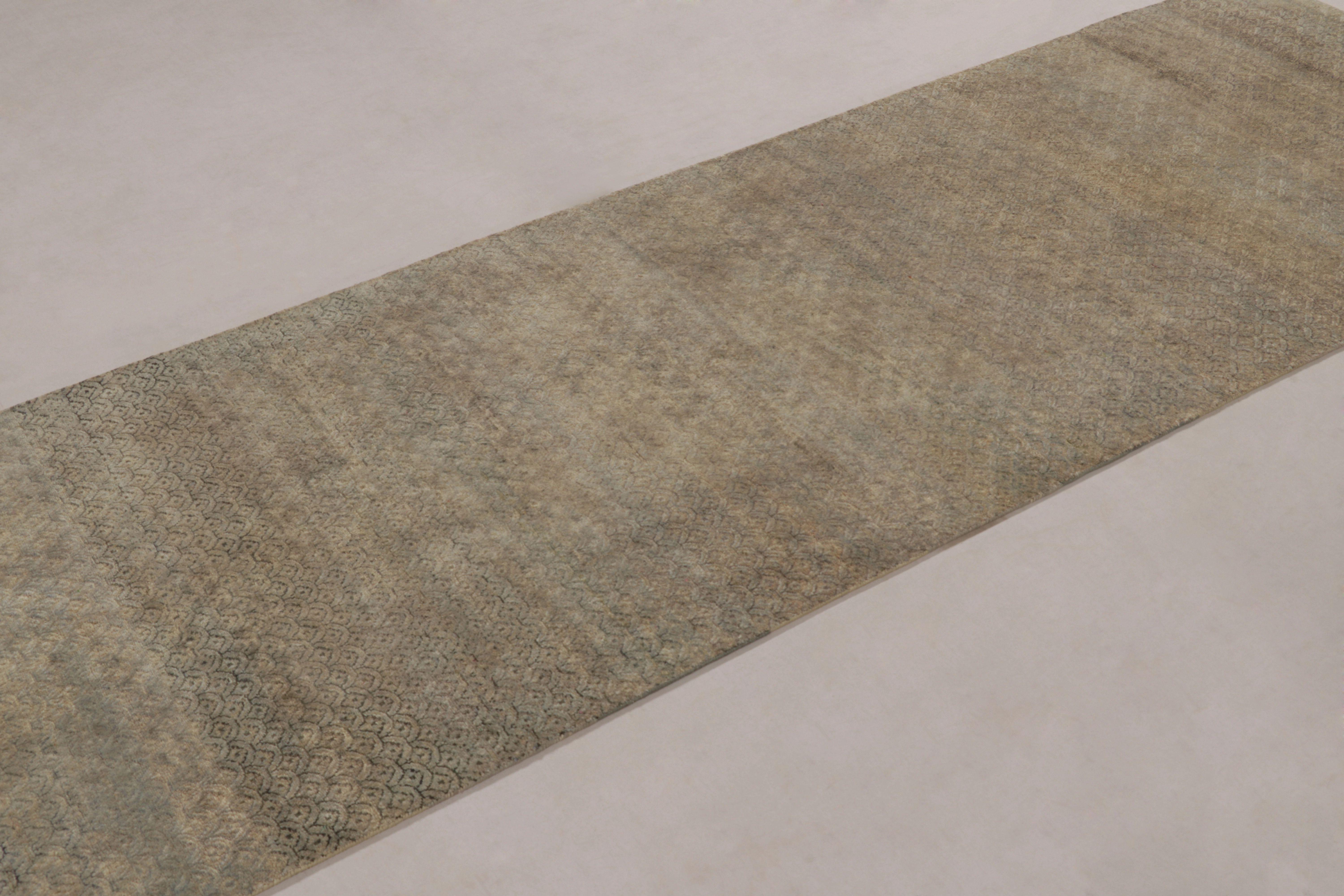 Hand-Knotted Rug & Kilim’s Modern Runner Rug in Faint Geometric Lattice, Scale Patterns For Sale