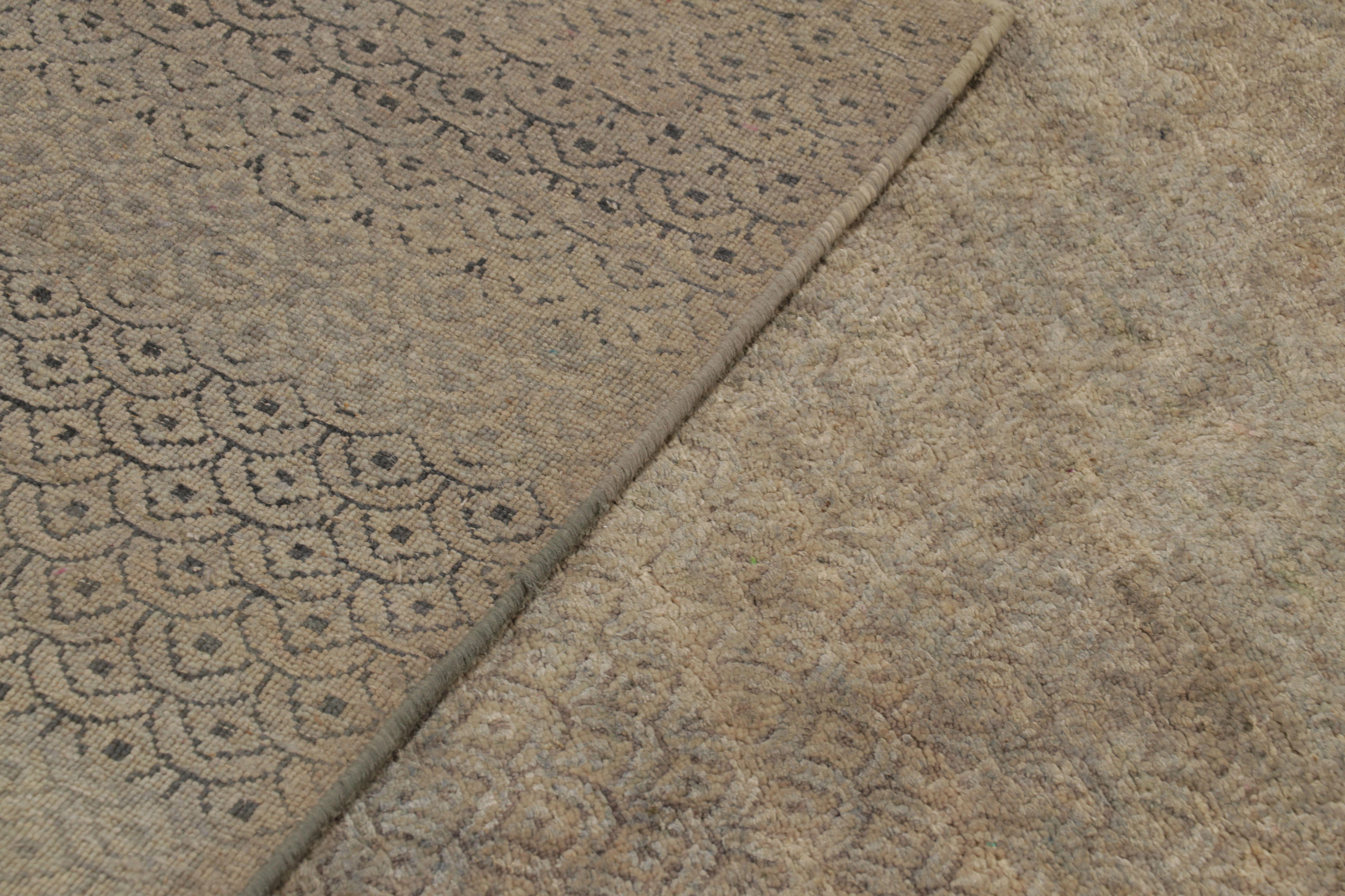 Rug & Kilim’s Modern Runner Rug in Faint Geometric Lattice, Scale Patterns For Sale 1