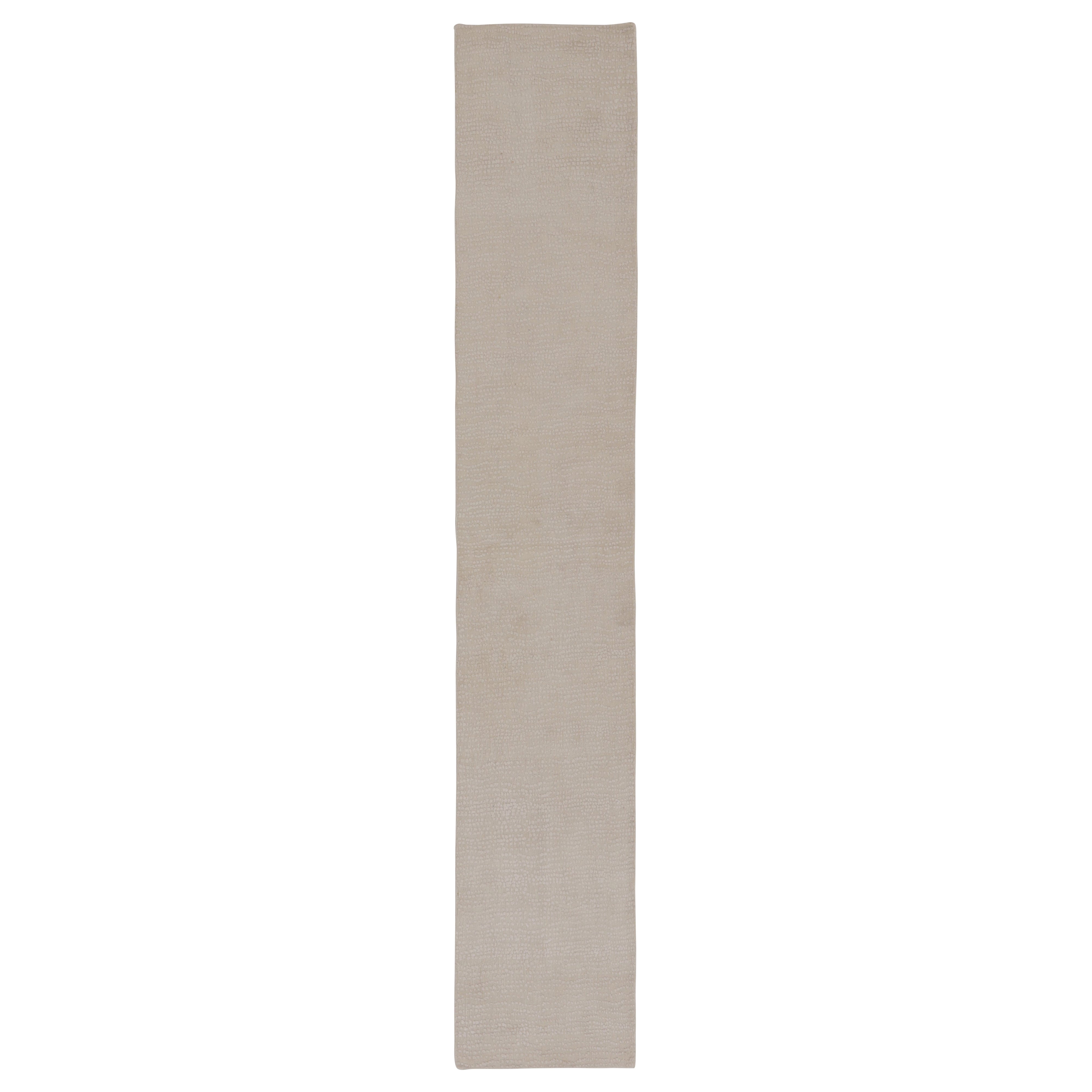 Rug 
Kilim’s Modern Runner Rug, Subtle Textural Pattern in Tone-on-Tone White For Sale