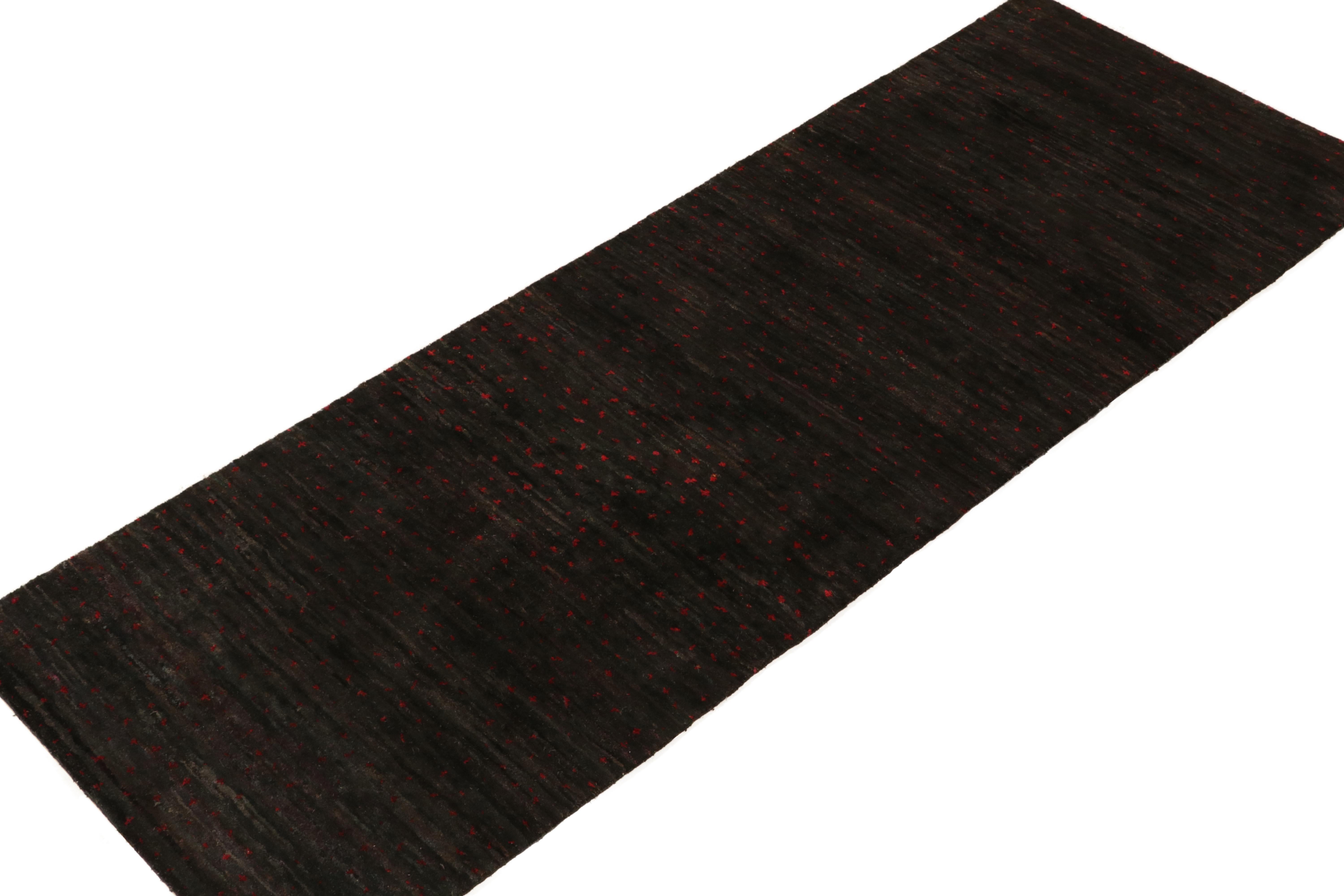 Ces chemins de table contemporains de 3x9 sont la dernière nouveauté de la Collection Dots de Rug & Kilim, un nouveau langage sophistiqué en matière de design. Noué à la main en soie et en coton.

Plus loin dans le Design :

Le motif minimaliste à