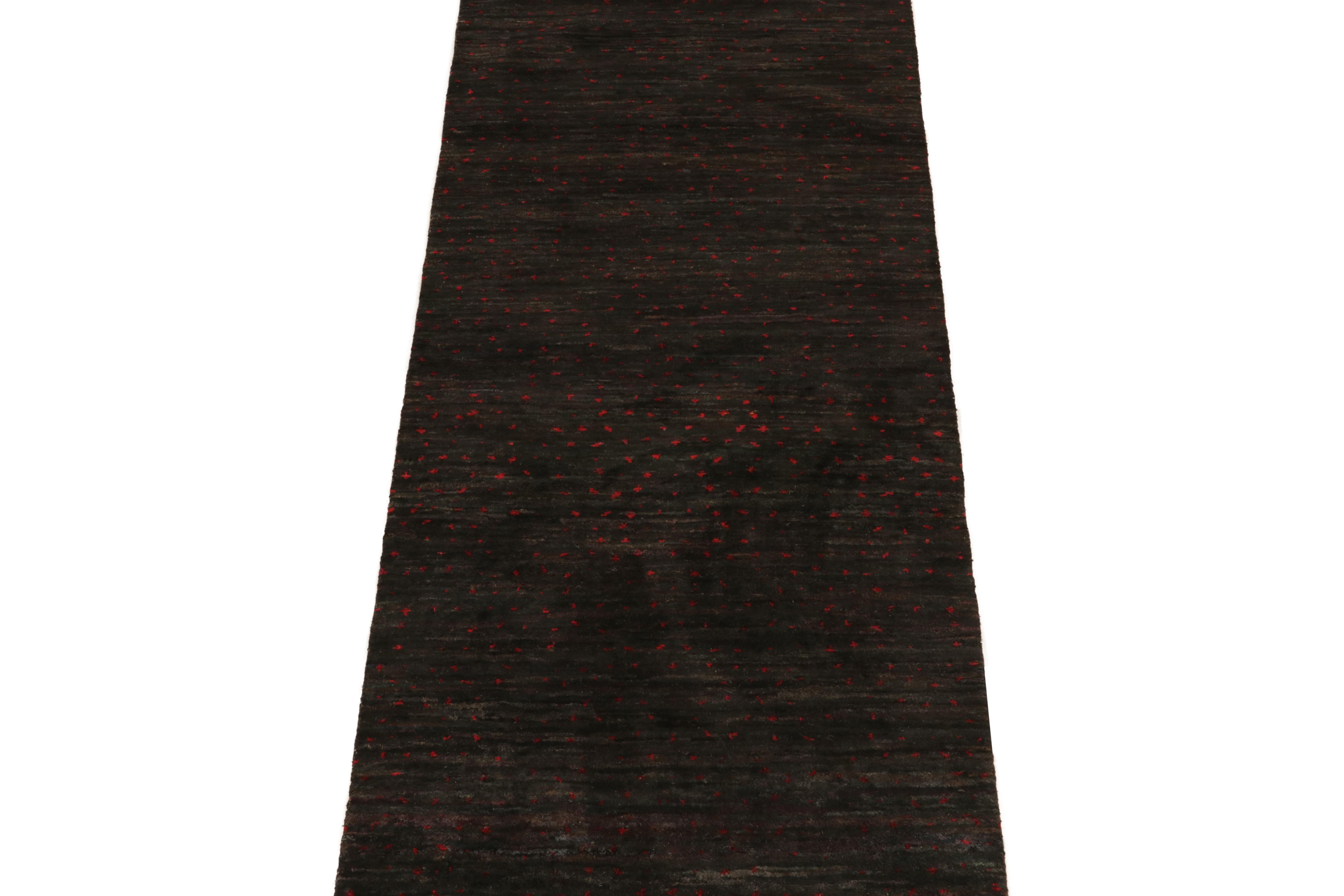 Moderne Rug & Kilim's Modern Runners in Black with Red Dots pattern (tapis de course modernes en noir avec motifs de points rouges) en vente