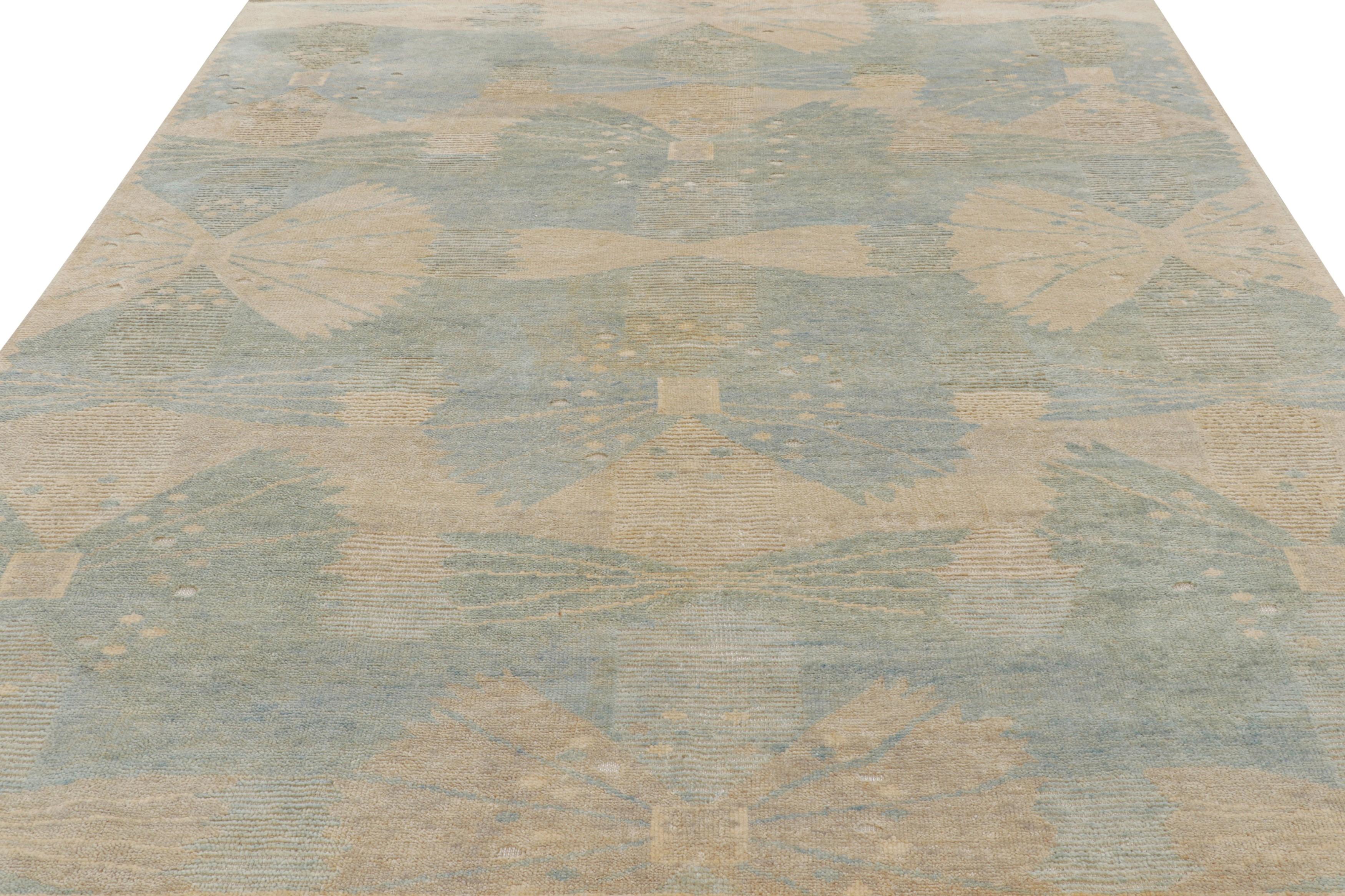 Alfombra moderna de estilo escandinavo en crema y azul con dibujos de Rug & Kilim Indio en venta