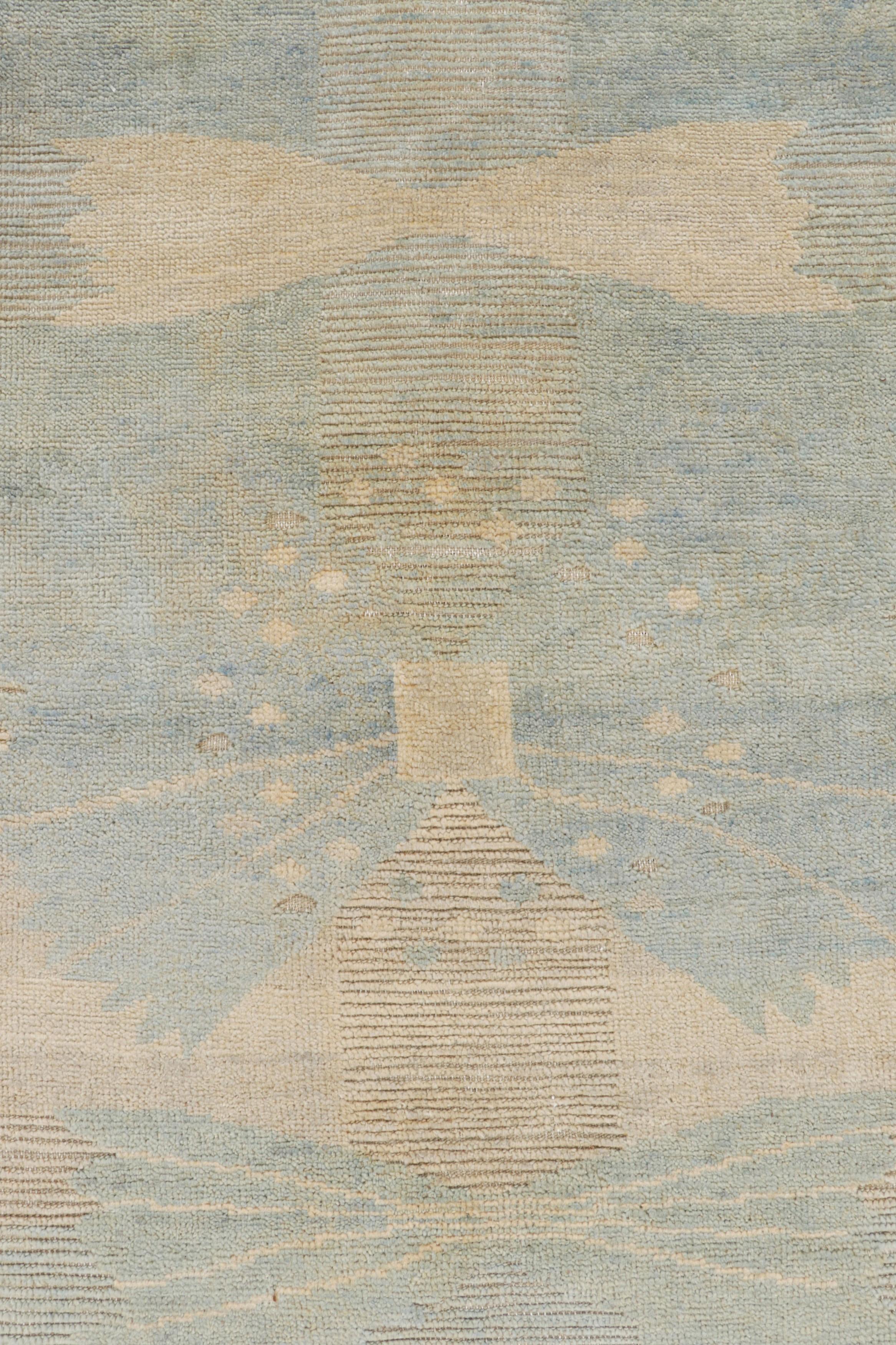 Alfombra moderna de estilo escandinavo en crema y azul con dibujos de Rug & Kilim en Nuevo estado para la venta en Long Island City, NY