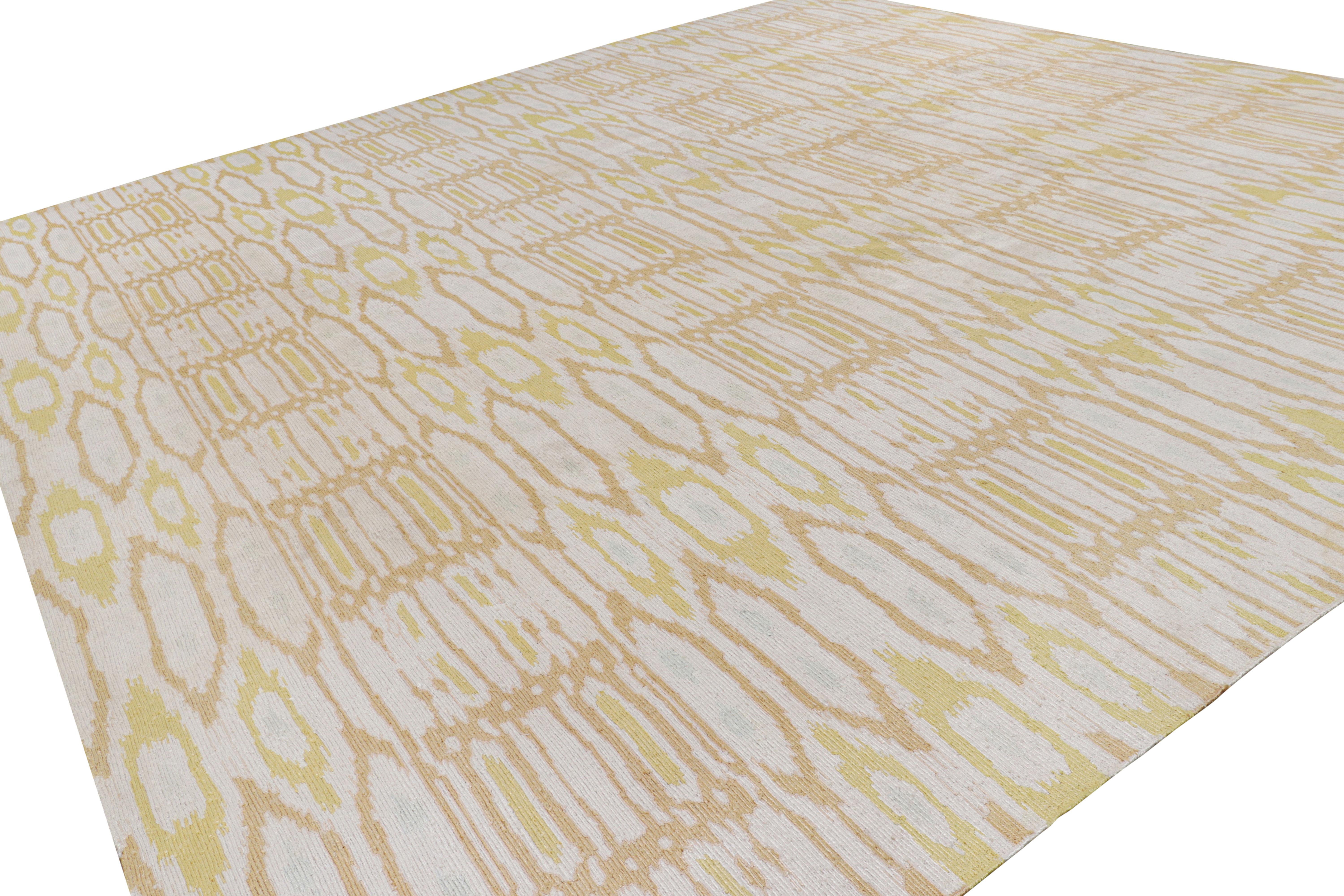 Rug & Kilim’s Modern Square Kilim with Beige, Gold, and White Ikats Pattern In New Condition For Sale In Long Island City, NY
