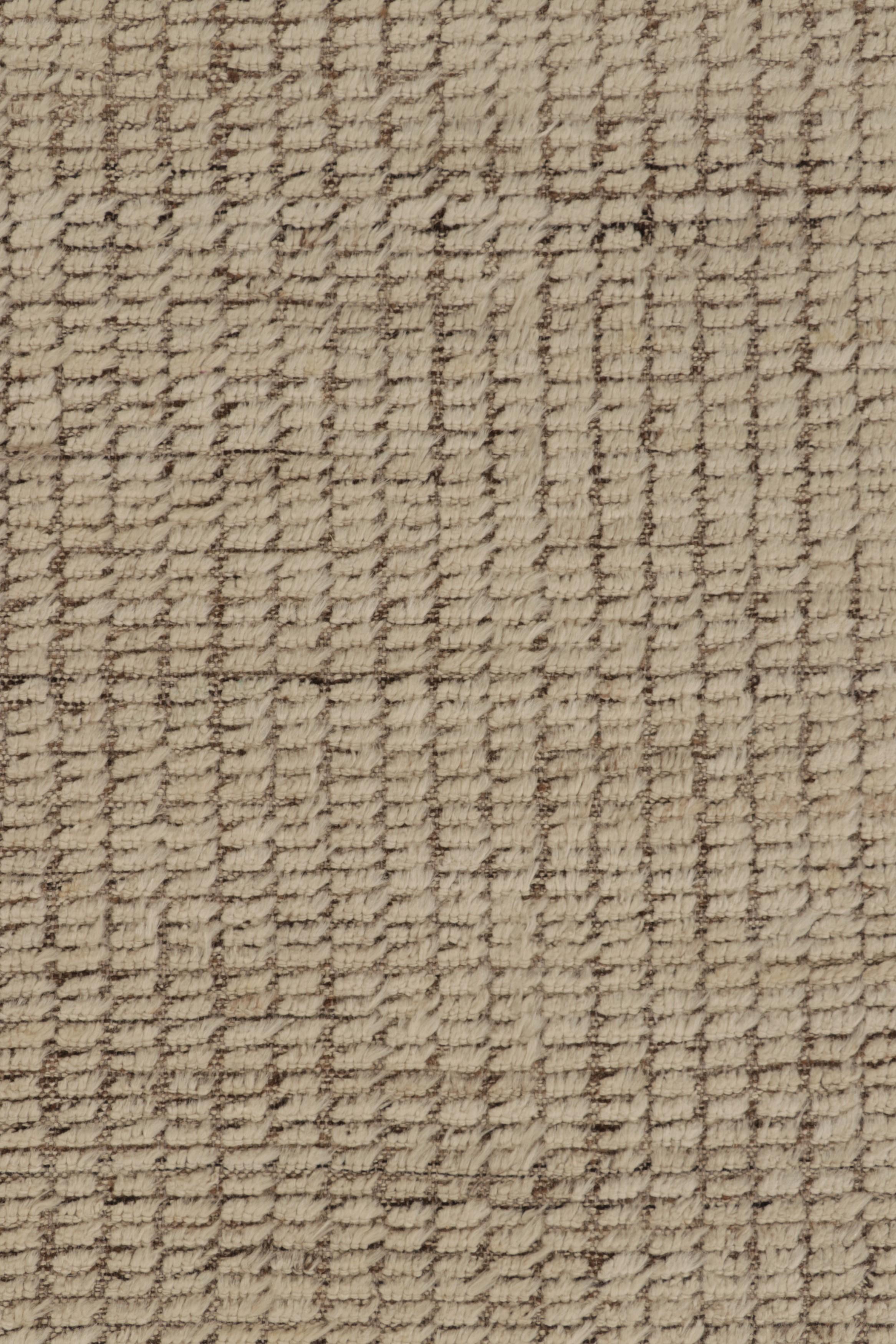 Alfombra extralarga de textura moderna Rug & Kilim en rayas geométricas beige-marrón Siglo XXI y contemporáneo en venta