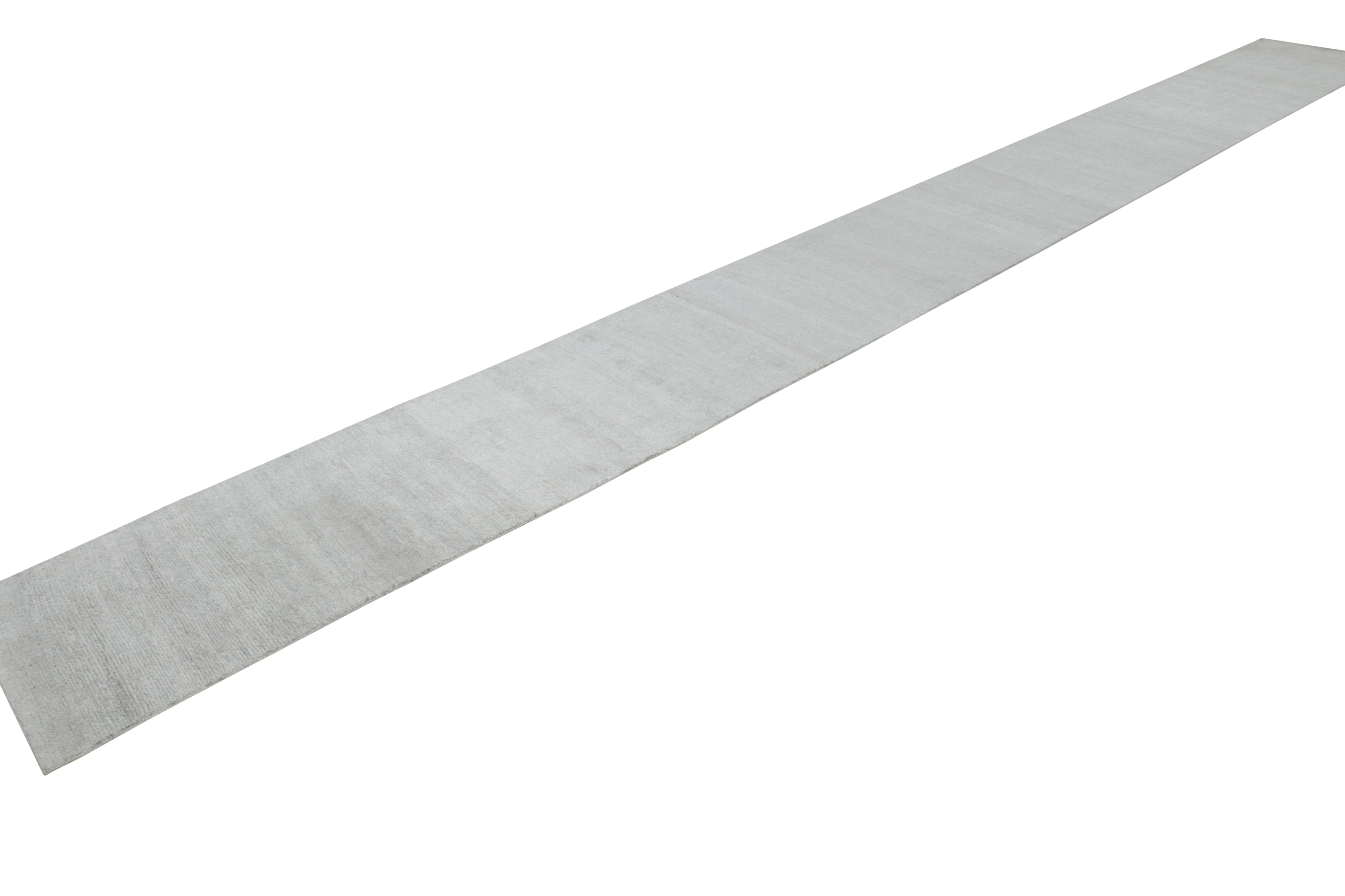 Rug & Kilim's Modern Textural Gallery Runner in Beige-Creme Streifen und Striae (Handgeknüpft) im Angebot