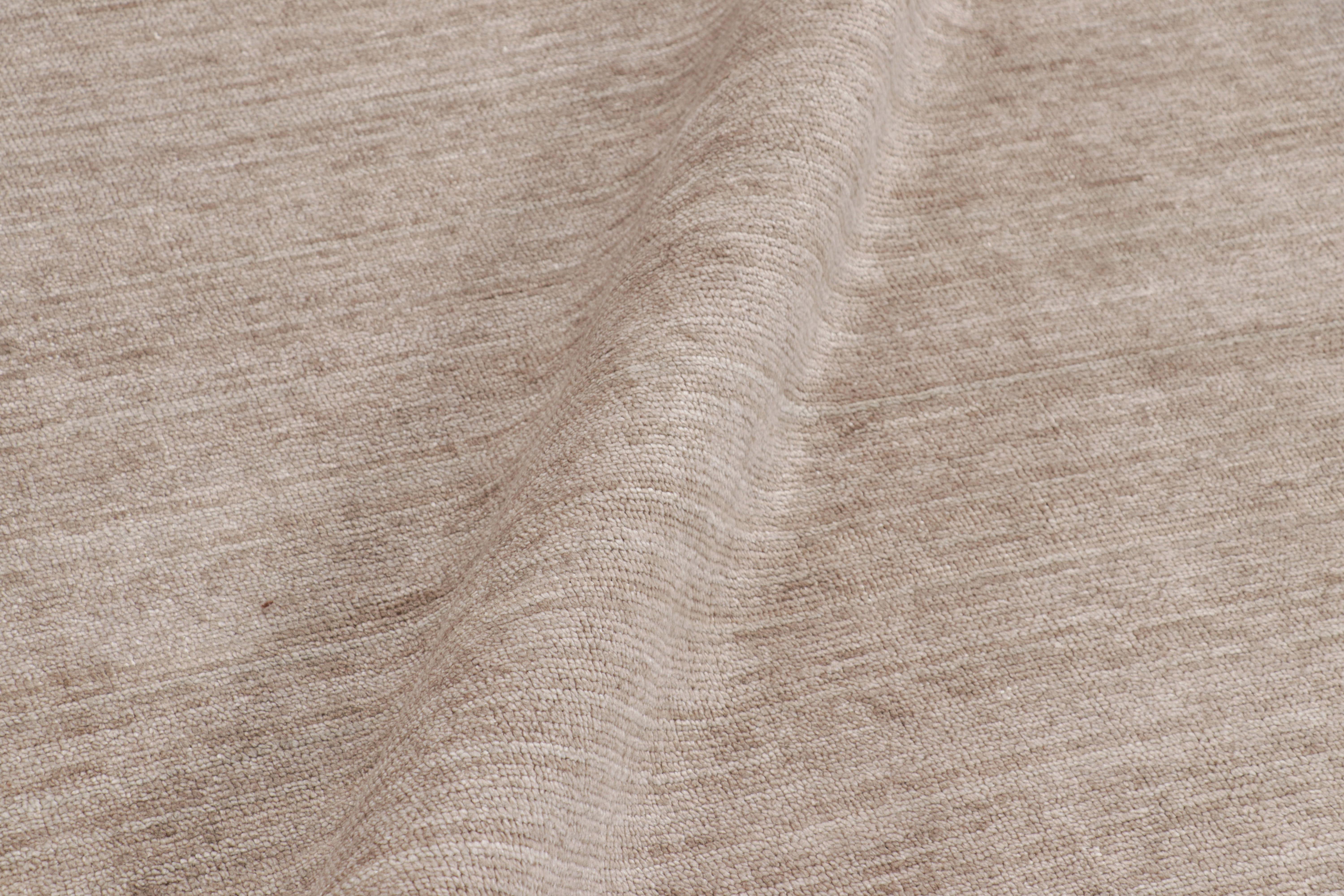 XXIe siècle et contemporain Tapis Modernity Gallery Runner Rug & Kilim dans les tons beiges et rayés en vente