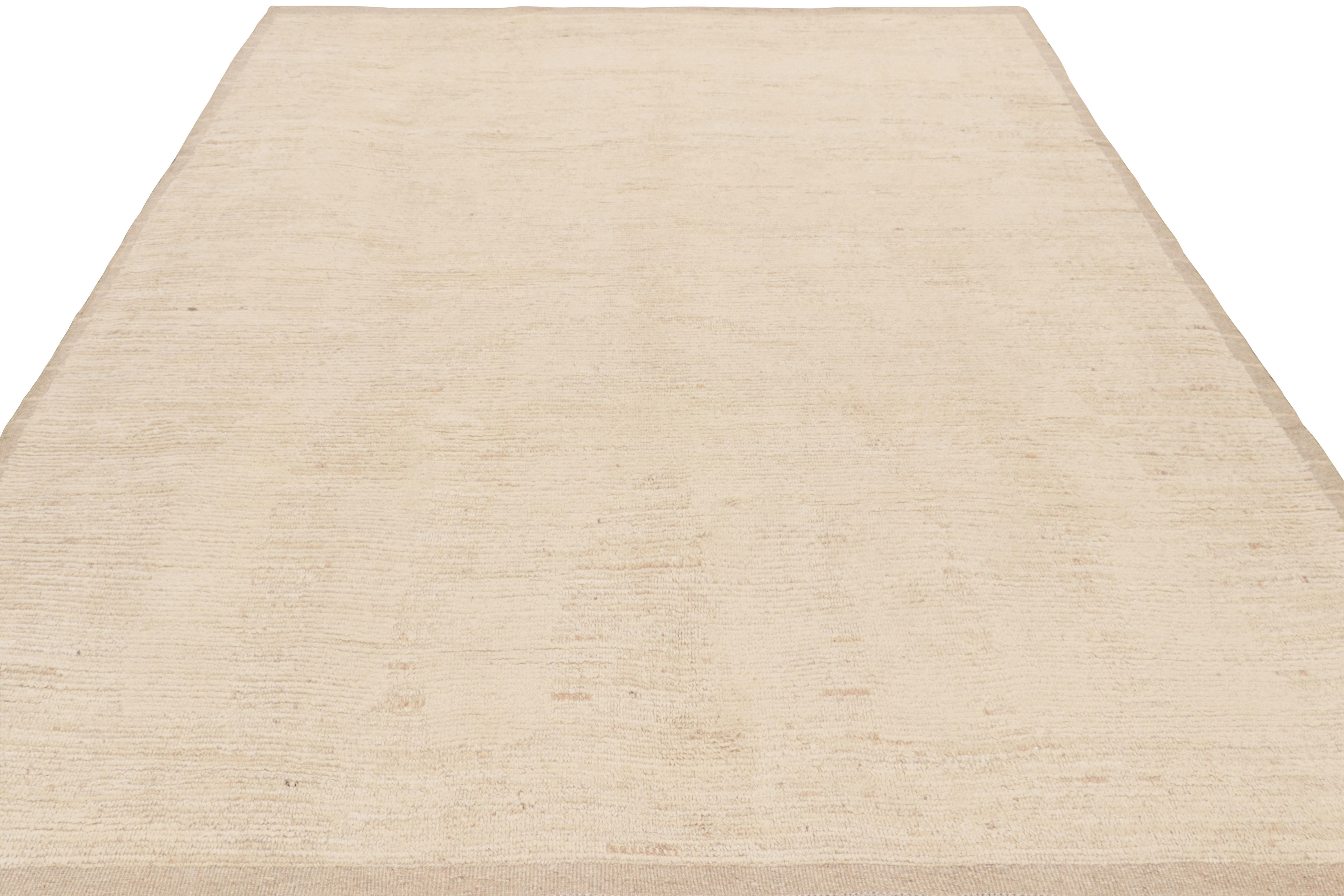 Rug & Kilim’s Modern Textural Rug in Beige and Cream with Ribbed Patterns In New Condition For Sale In Long Island City, NY