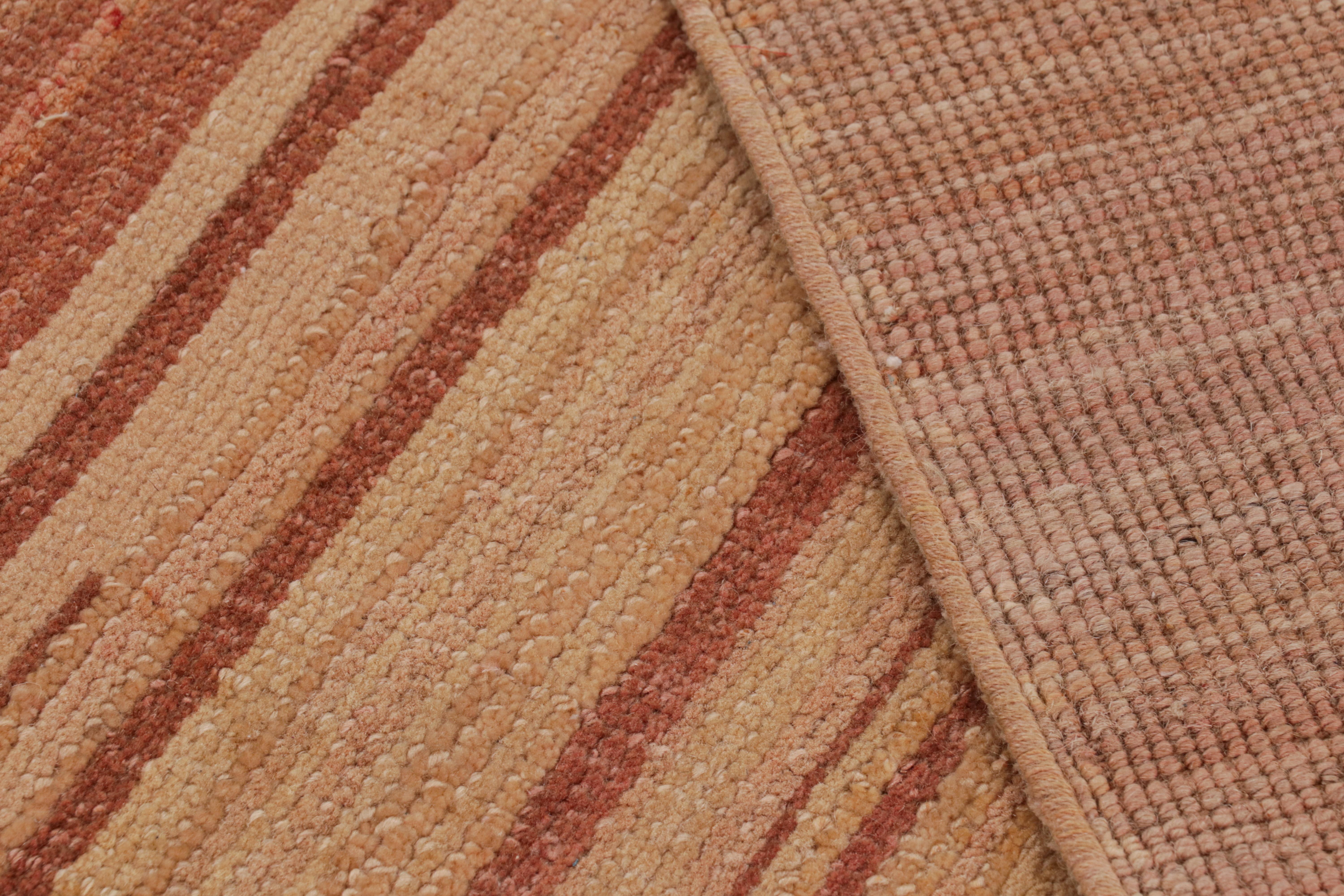 Rug & Kilim's Modern Textural Rug in Beige-Braun und Rot  (Wolle) im Angebot