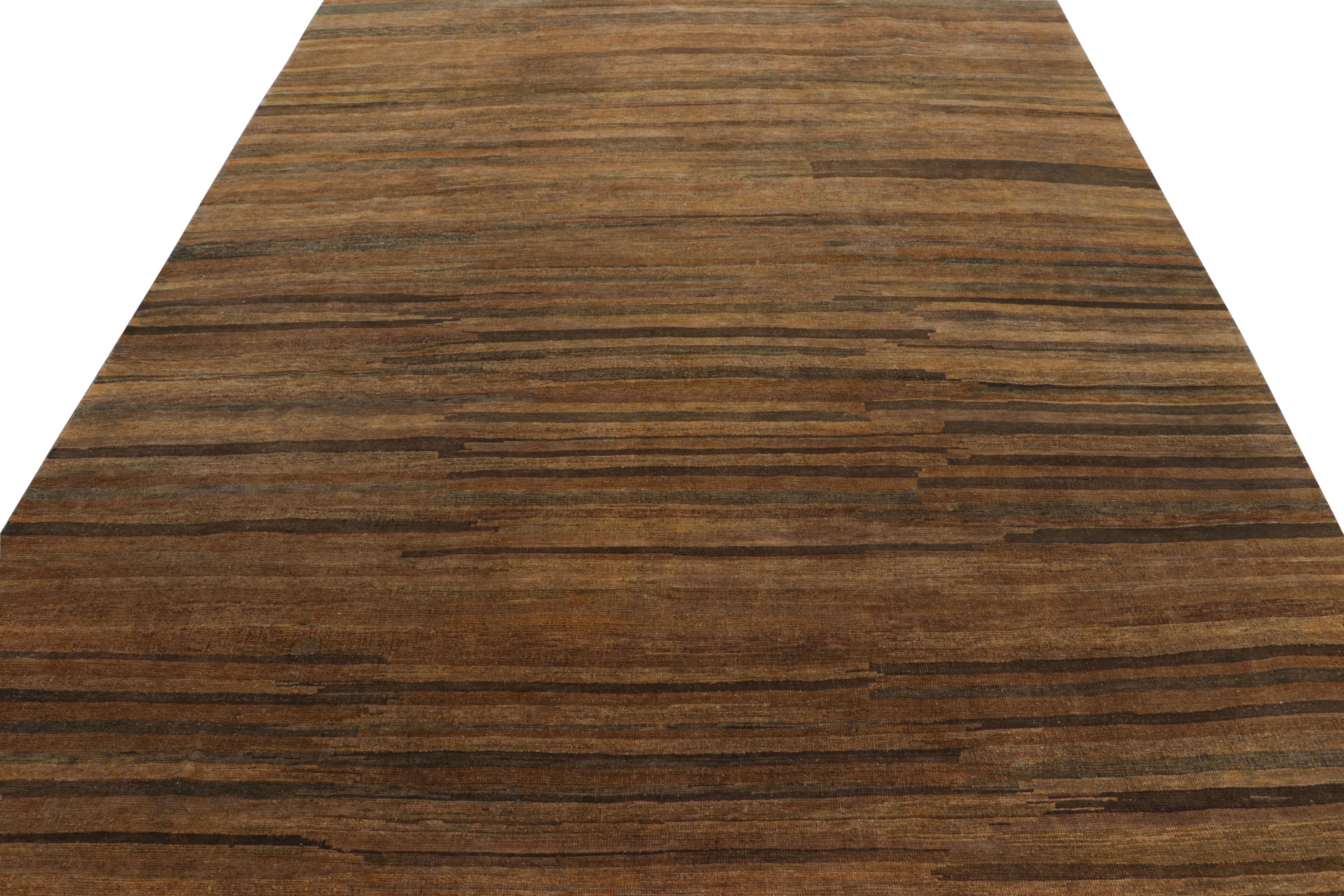 Alfombra de textura moderna Rug & Kilim de rayas beige-marrón y ámbar en Nuevo estado para la venta en Long Island City, NY
