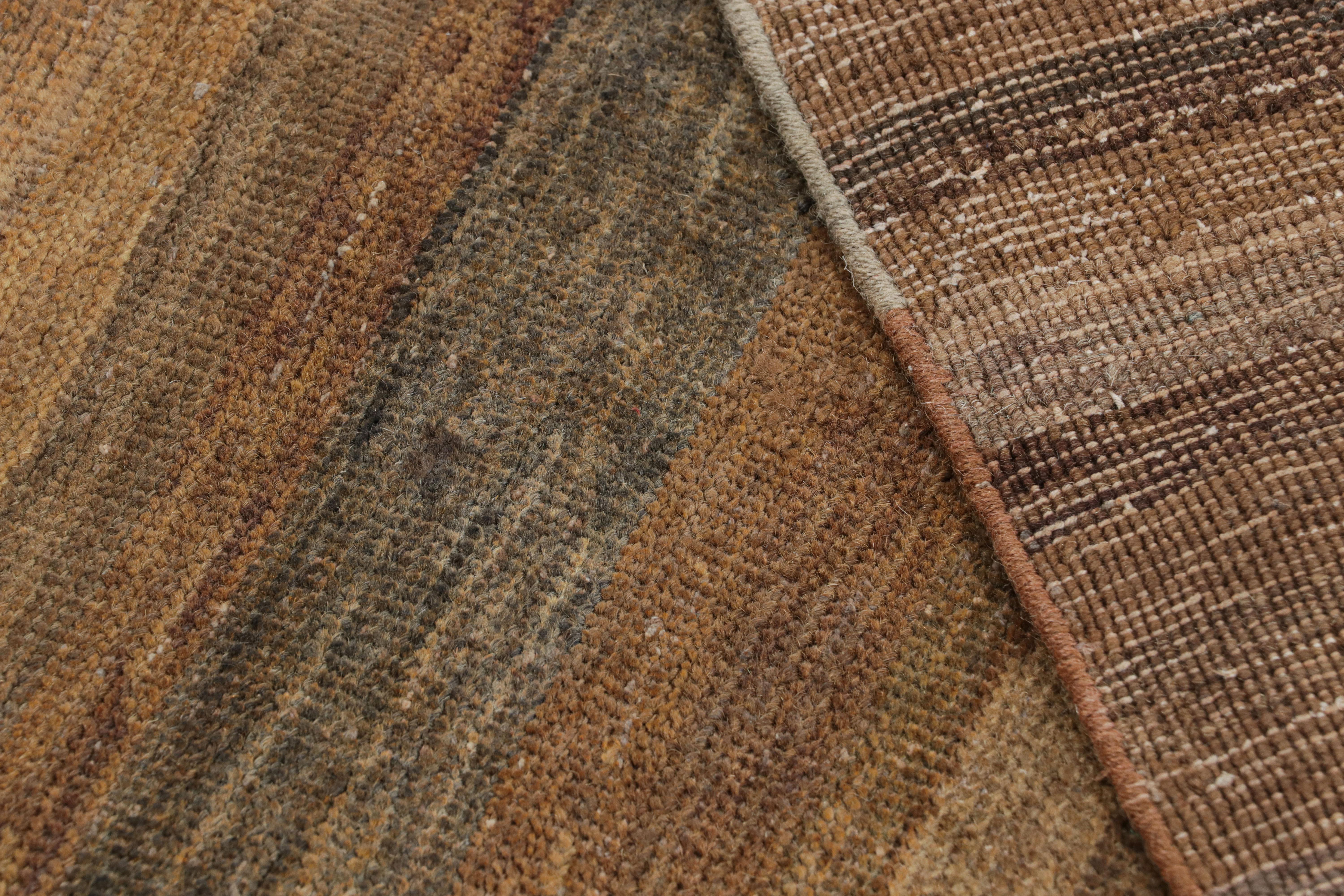 Alfombra de textura moderna Rug & Kilim de rayas beige-marrón y ámbar Siglo XXI y contemporáneo en venta