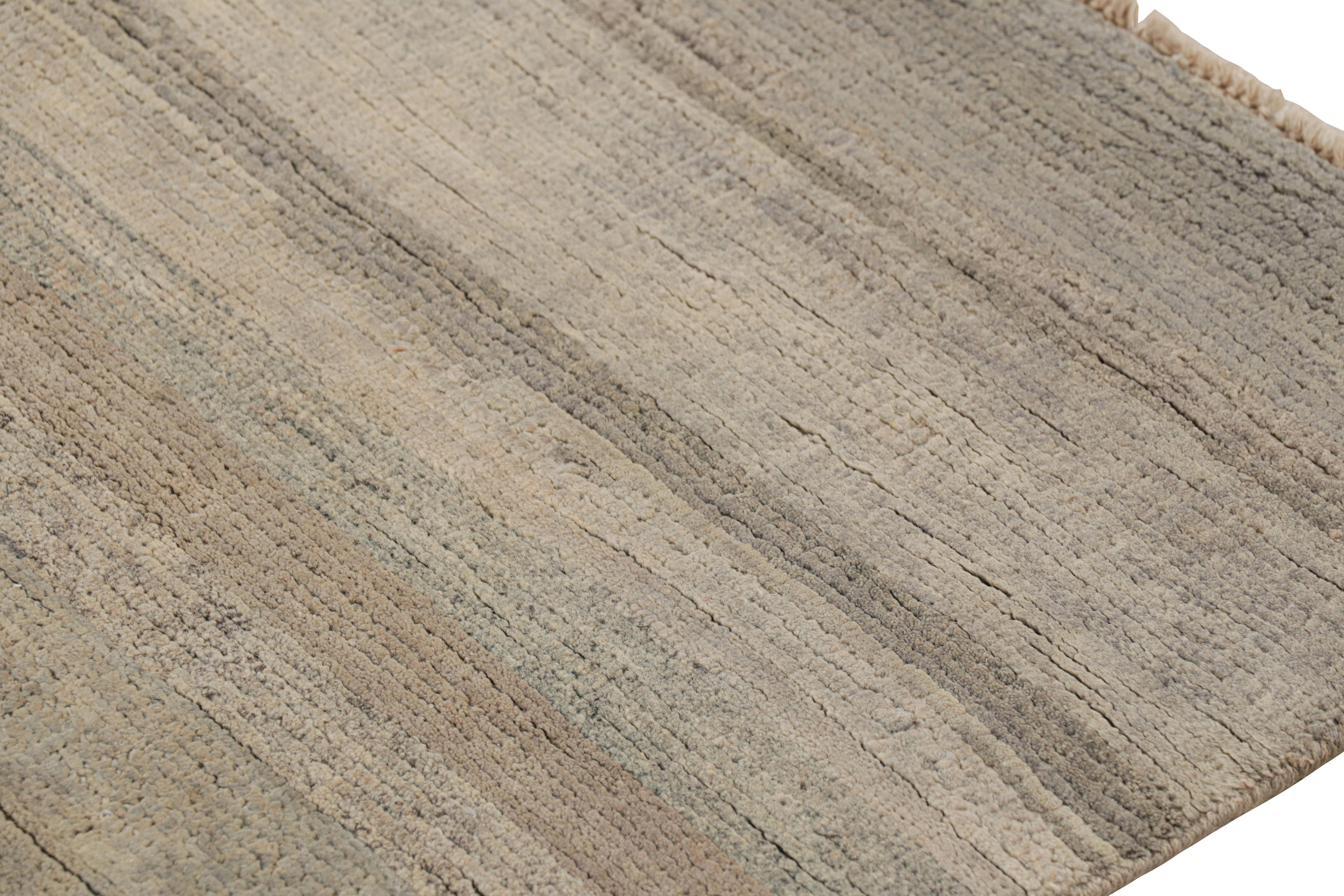 XXI secolo e contemporaneo Rug & Kilim: Tappeto moderno a righe e strisce geometriche beige-marrone in vendita