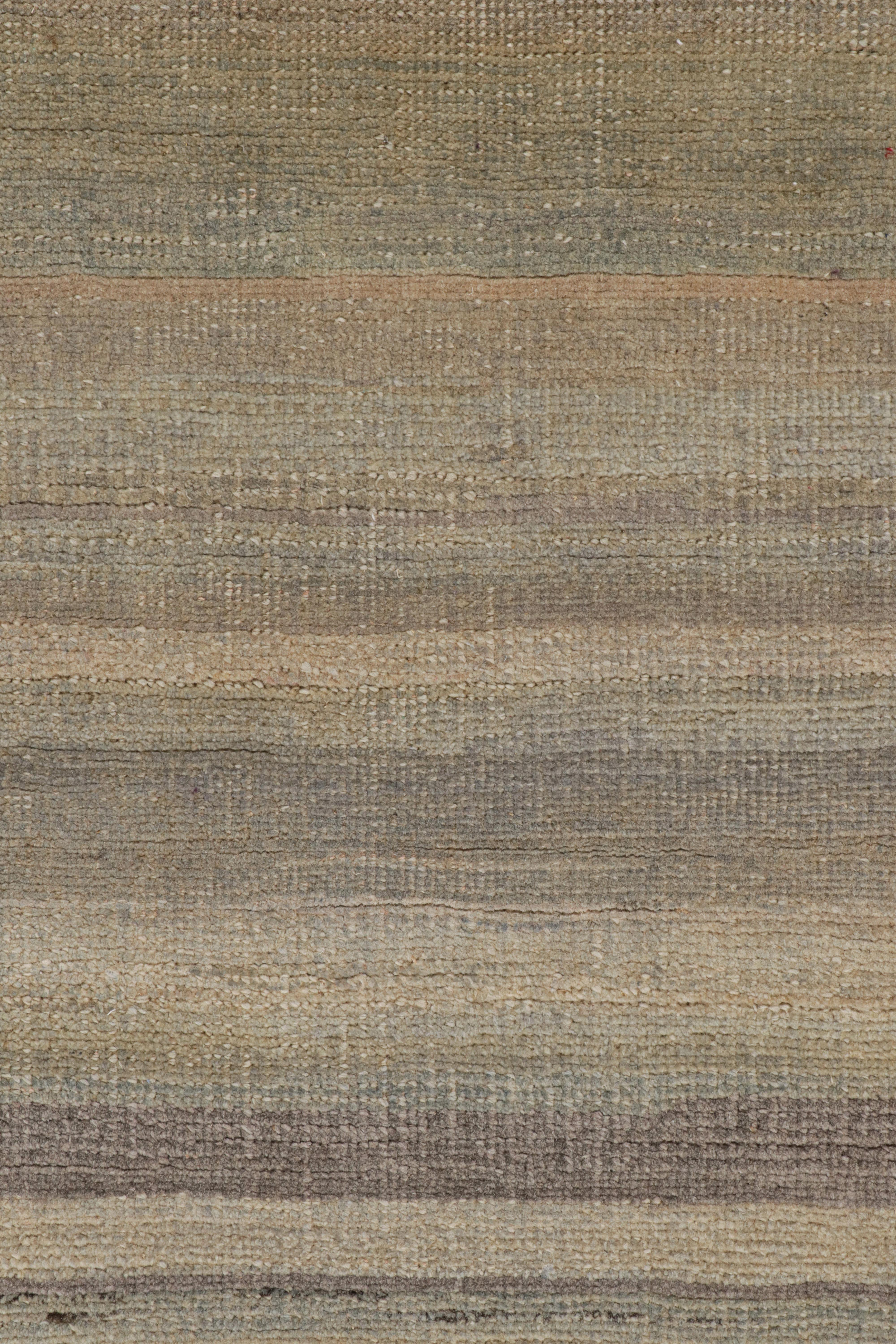 Moderne Rug & Kilim's Modern Textural Rug in Beige, Gray and Blue Stripes and Striae (Tapis à rayures beige, gris et bleu) en vente
