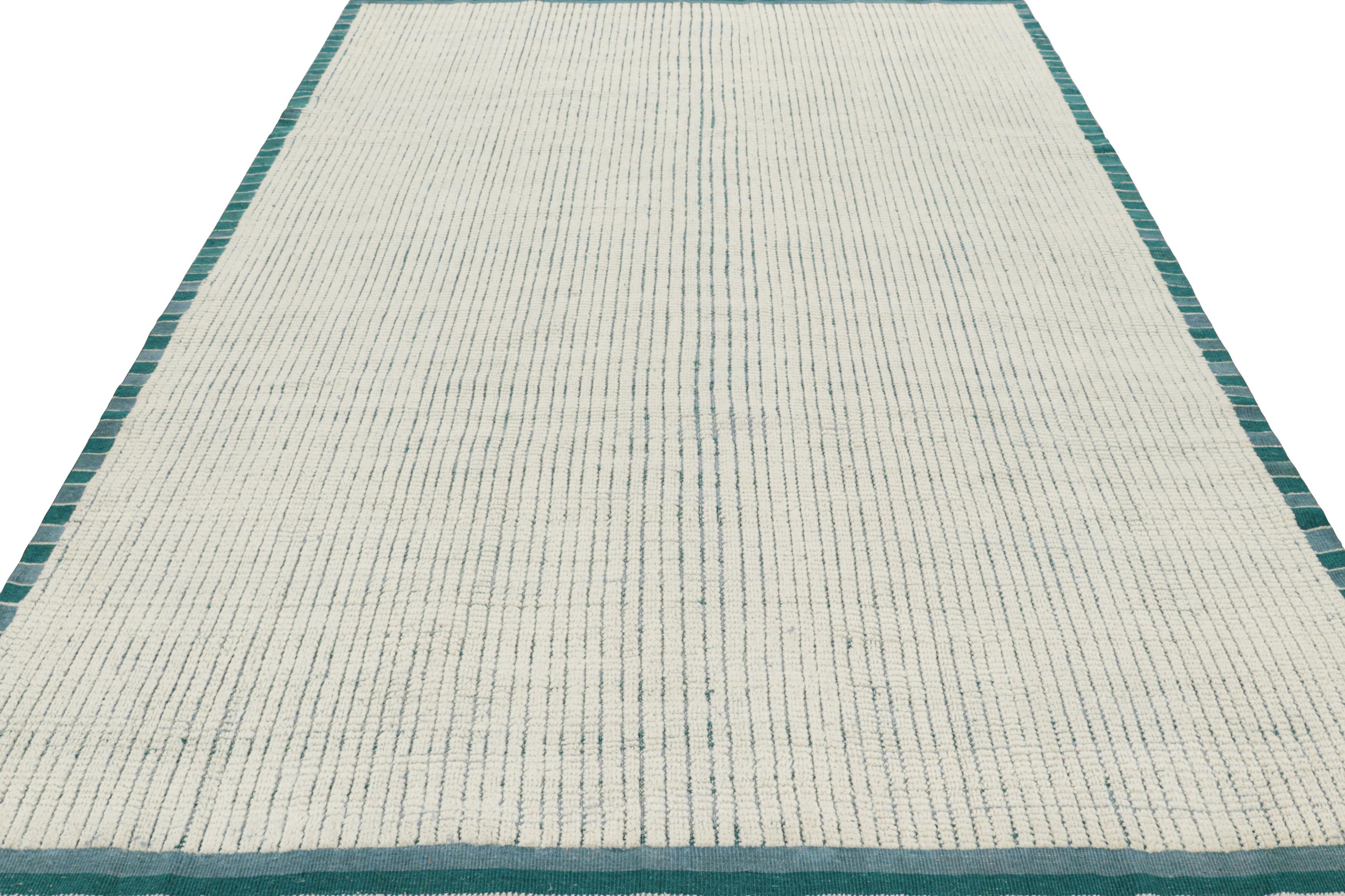 Rug & Kilim's Moderner Strukturteppich in Creme und Blau mit gerippten Streifen im Zustand „Neu“ im Angebot in Long Island City, NY