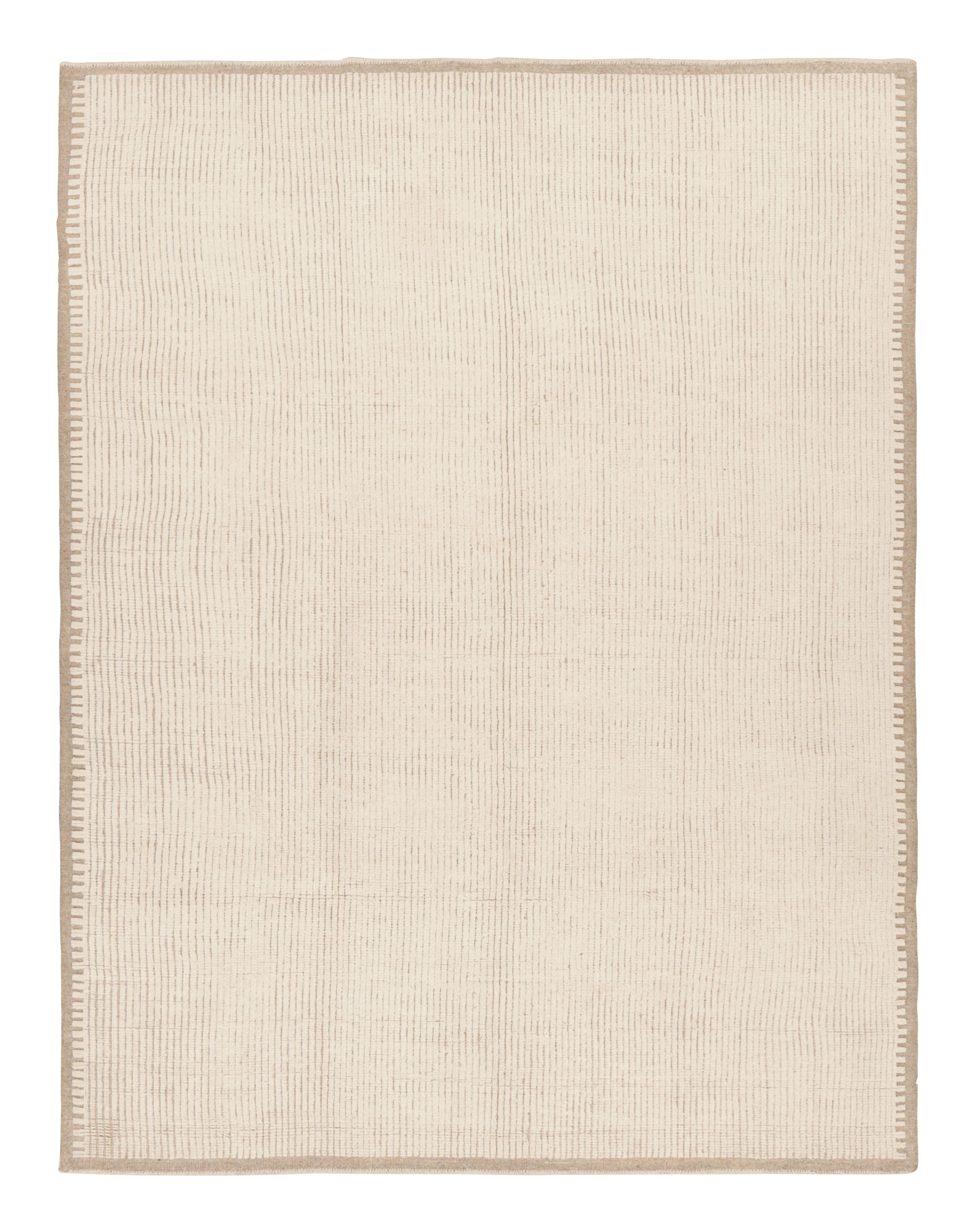 Moderno Rug & Kilim - Tappeto moderno con texture crema e marrone e strisce a coste in vendita