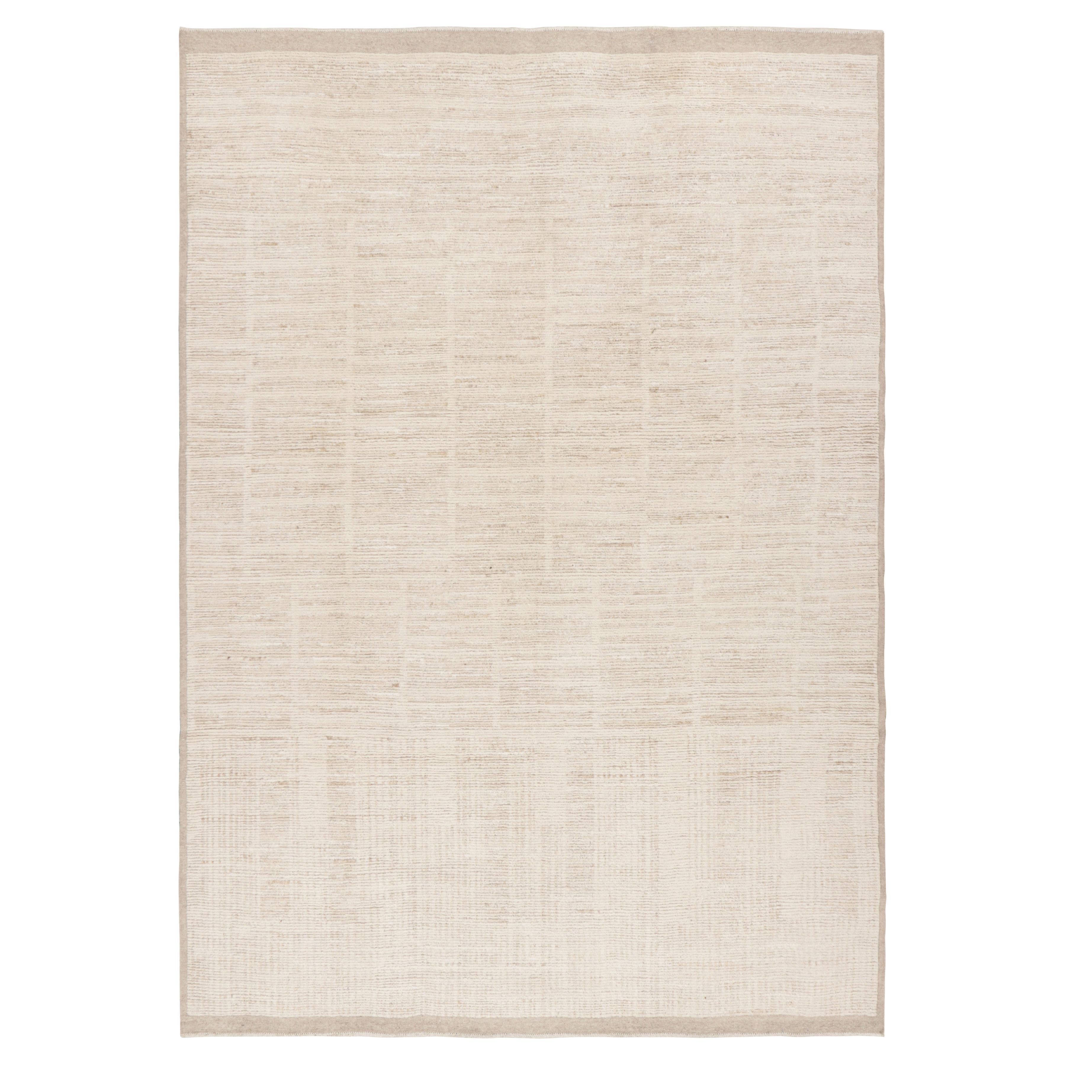 Rug & Kilim's Modern Textural Rug in Cream White Tones with Ribbed Stripes (tapis moderne texturé dans les tons crème et blanc avec des rayures nervurées) en vente